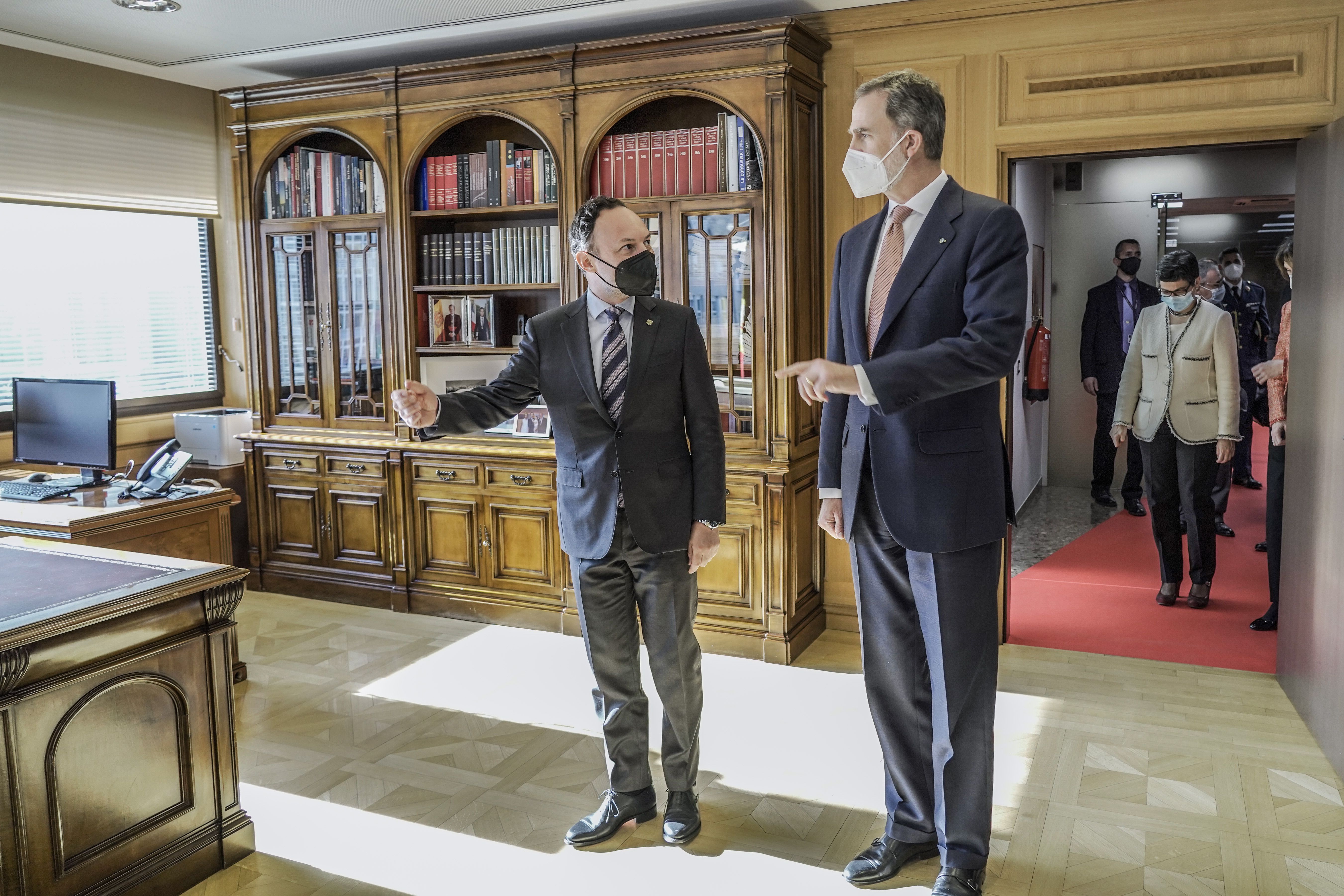 Xavier Espot i Felip de Borbó en el despatx del cap de Govern.