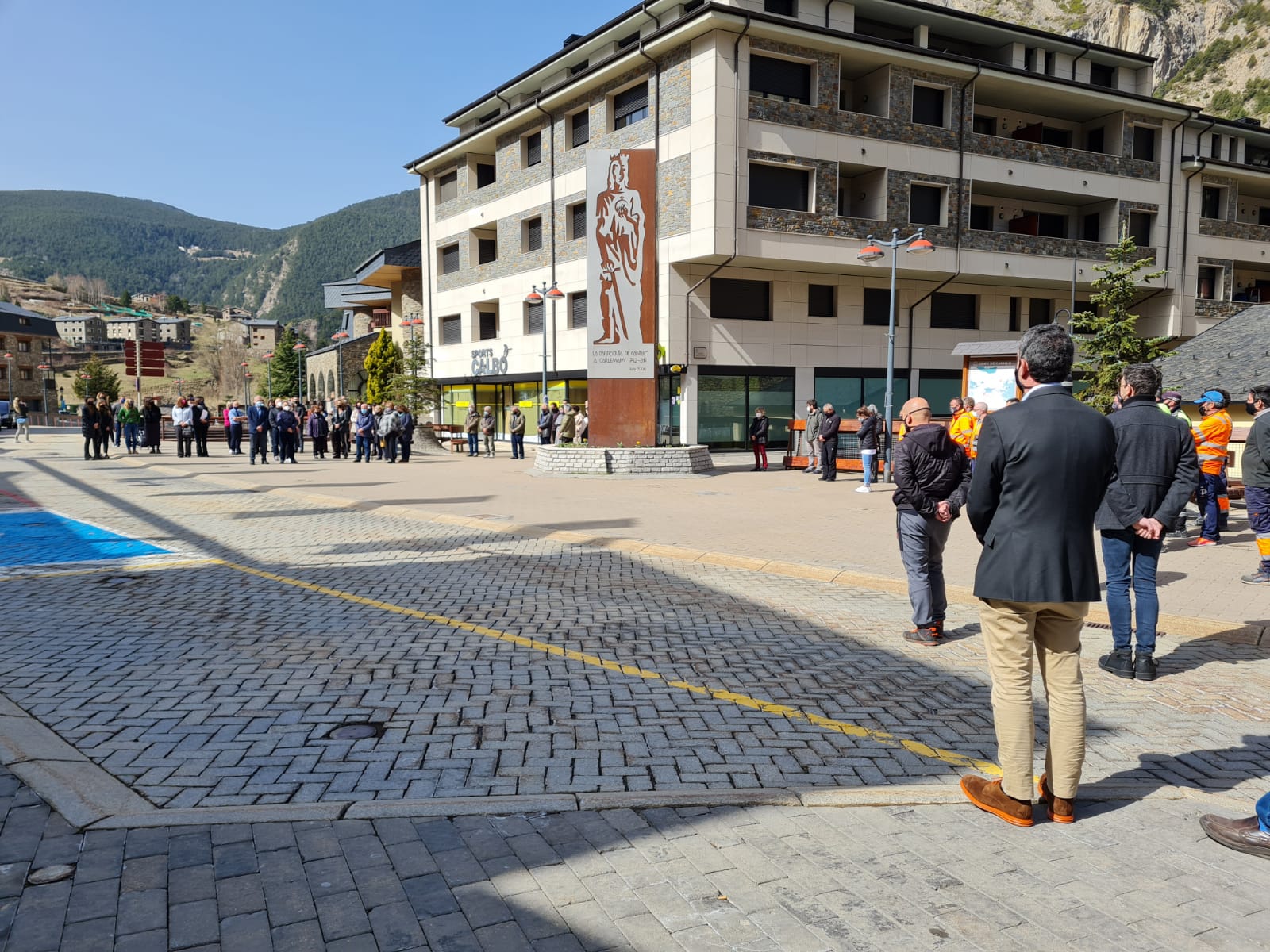 Minut de silenci a Canillo aquest dimarts. Minut de silenci a Canillo aquest dimarts.