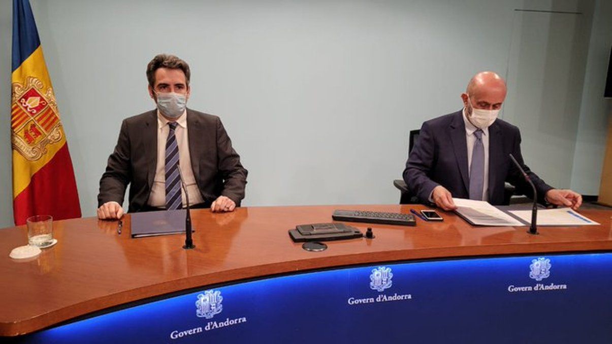 Jover i Martínez Benazet durant la roda de premsa d'aquest dimecres.