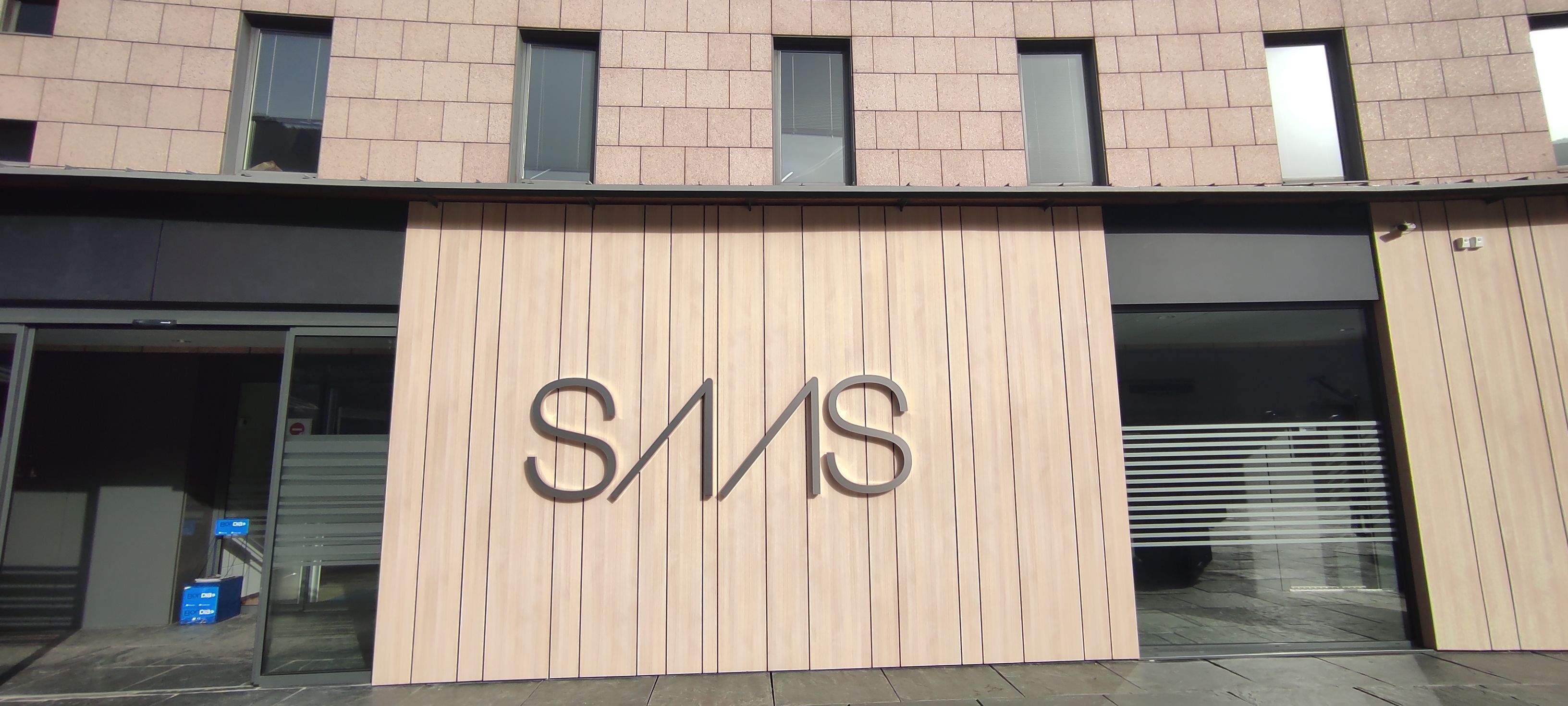 Accés a l'hospital per la terrassa exterior.