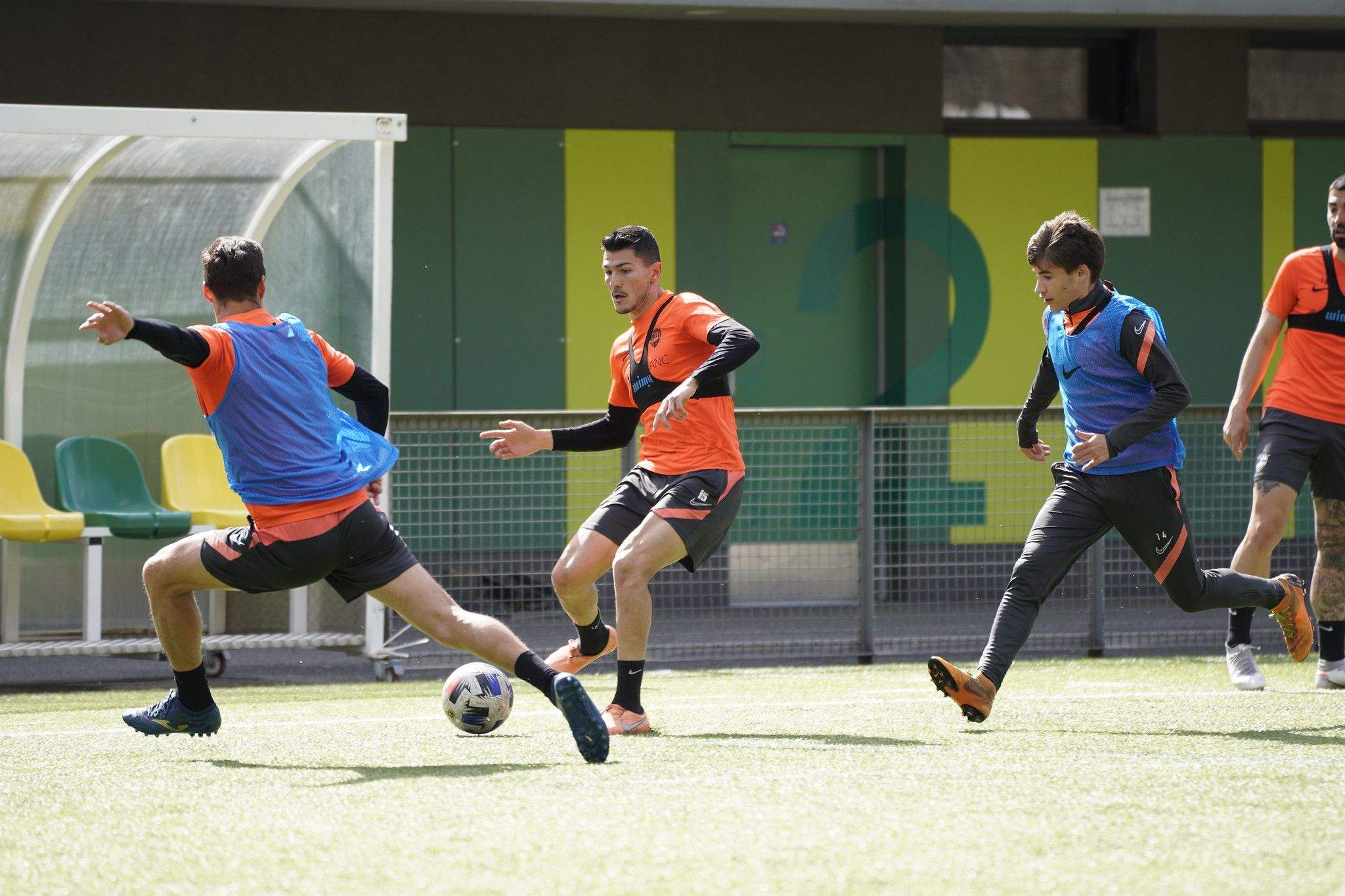 Un instant de l'entrenament dels tricolors aquest dissabte a Prada de Moles.