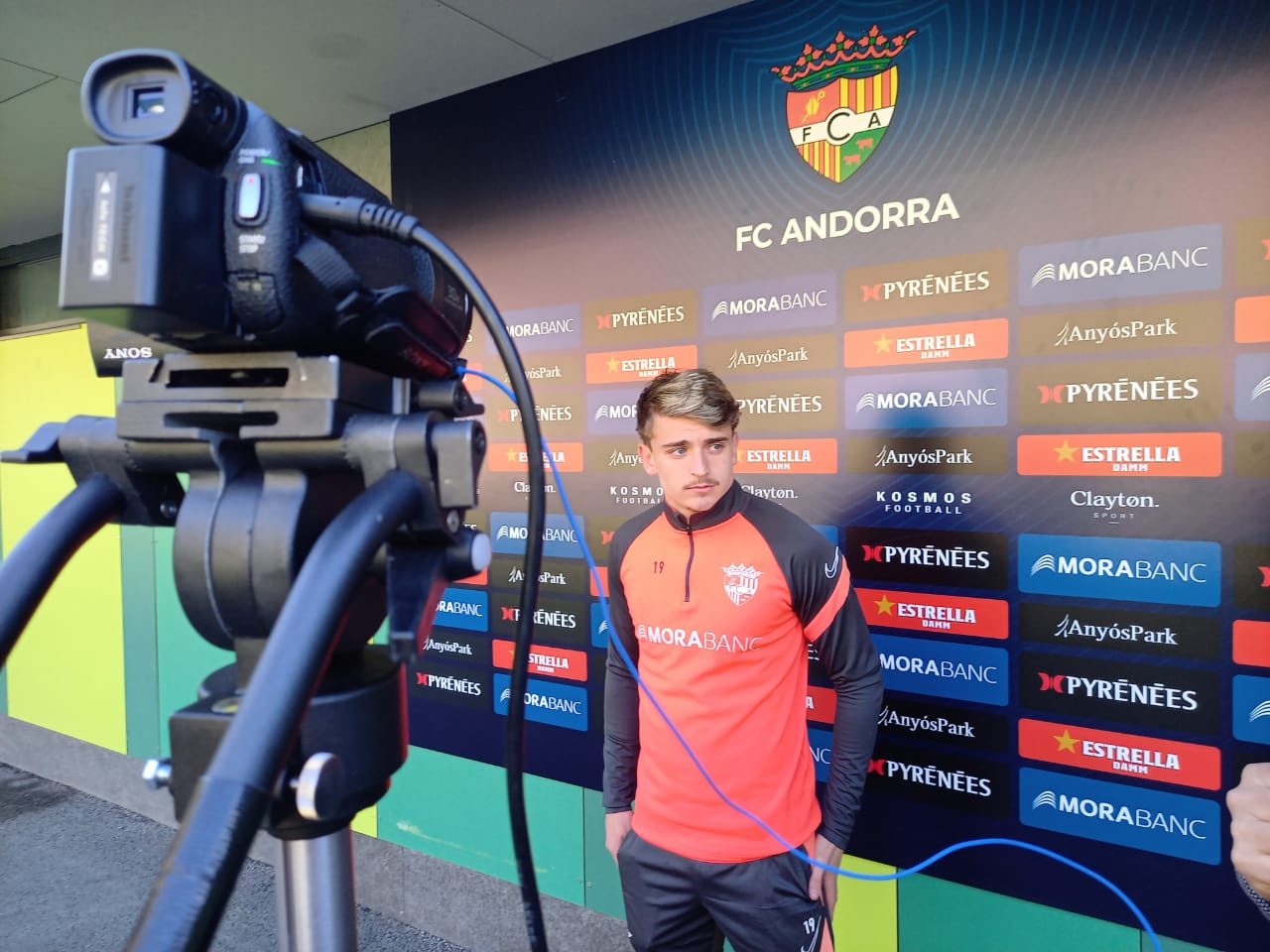 Pau Martí, atenent les preguntes dels periodistes.