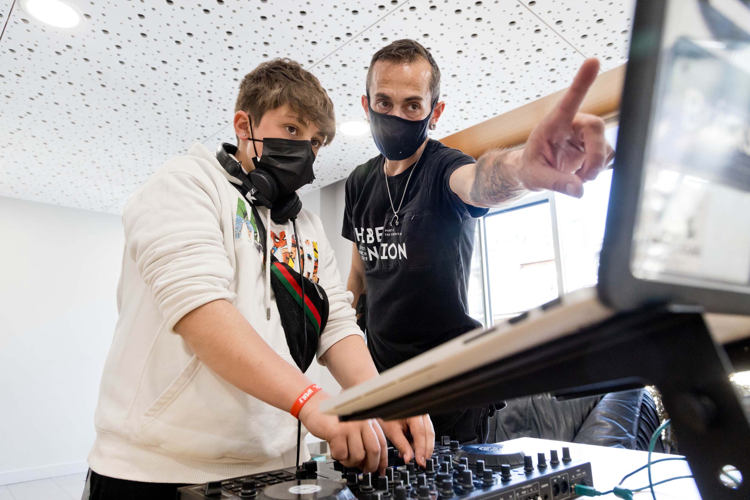 Richy Vuelcom, dj andorrà, ha sigut un dels encarregats del taller.