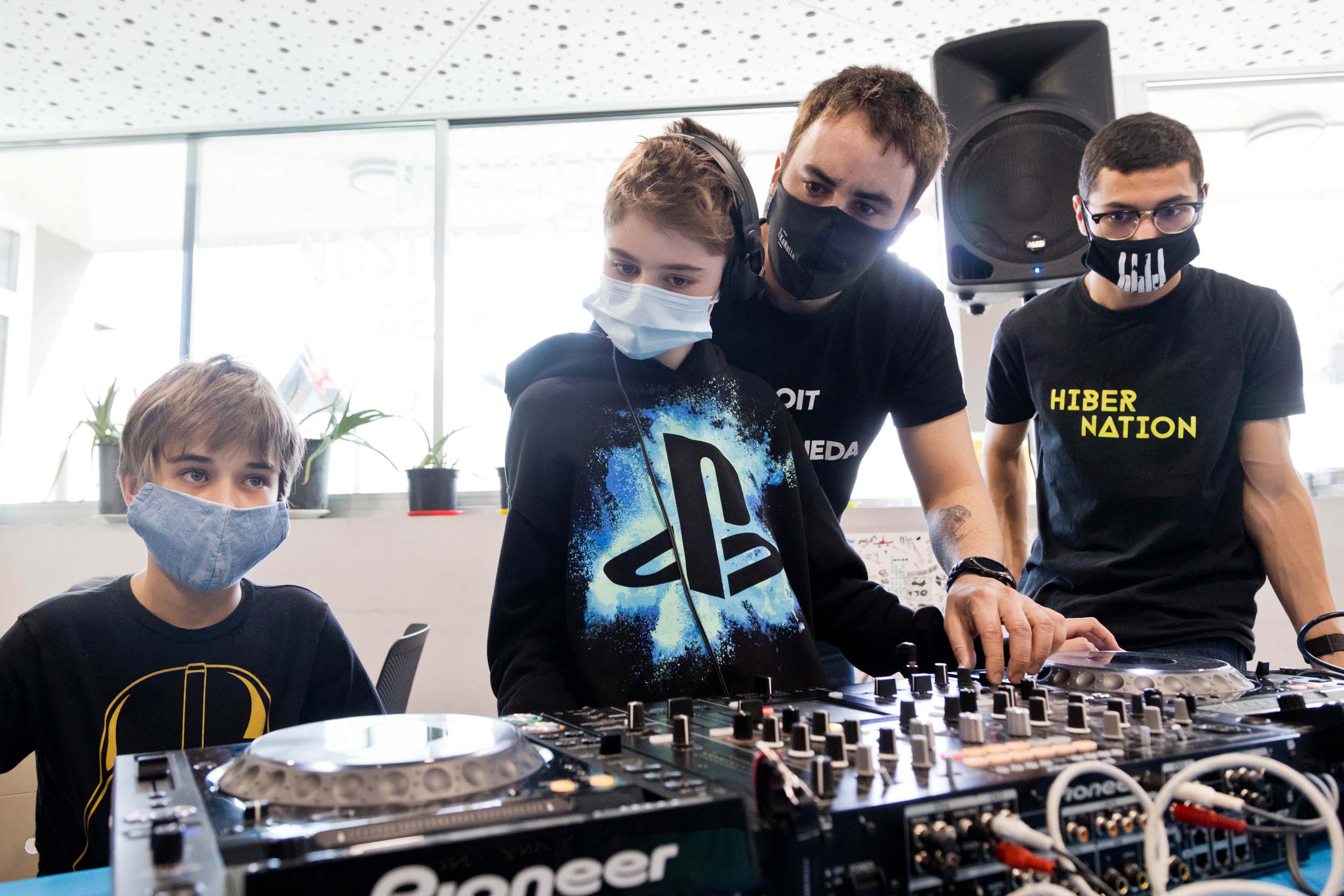 Dos dj's nacionals han sigut els encarregats del taller de discjoquei al Punt 400