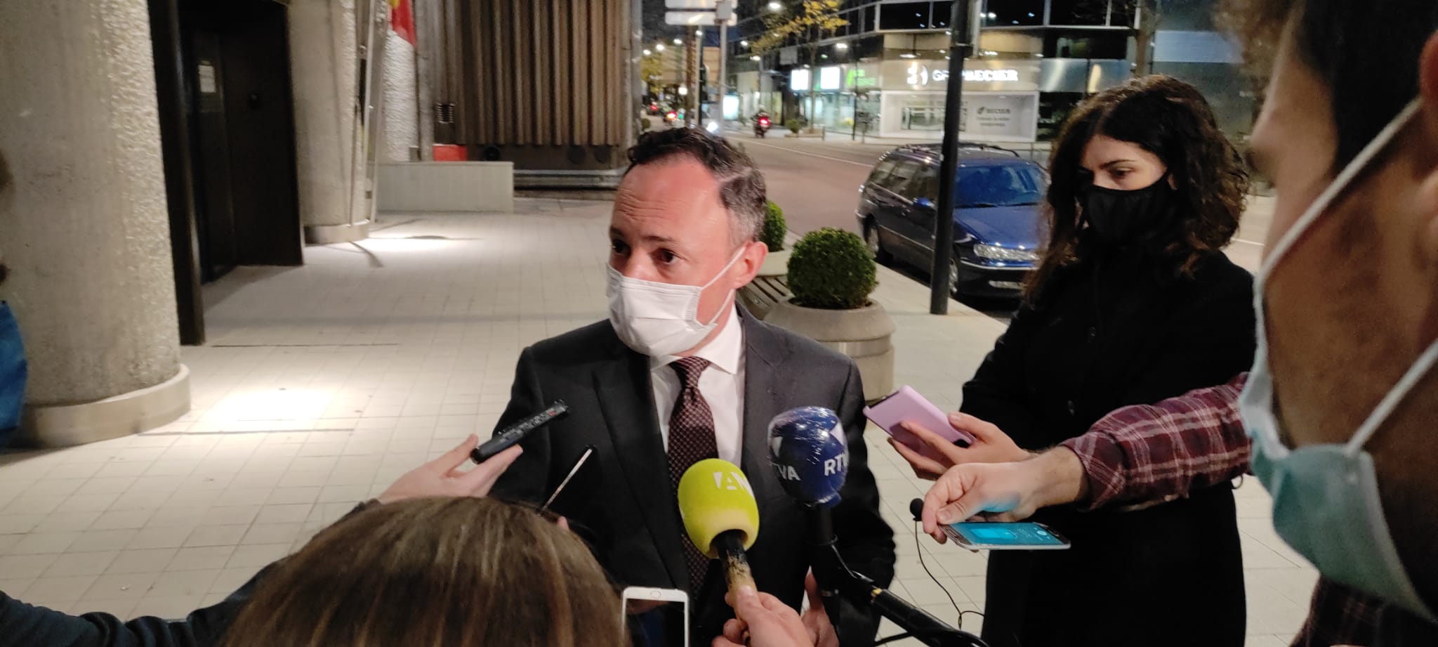 Espot, durant la compareixença davant els mitjans de comunicació.