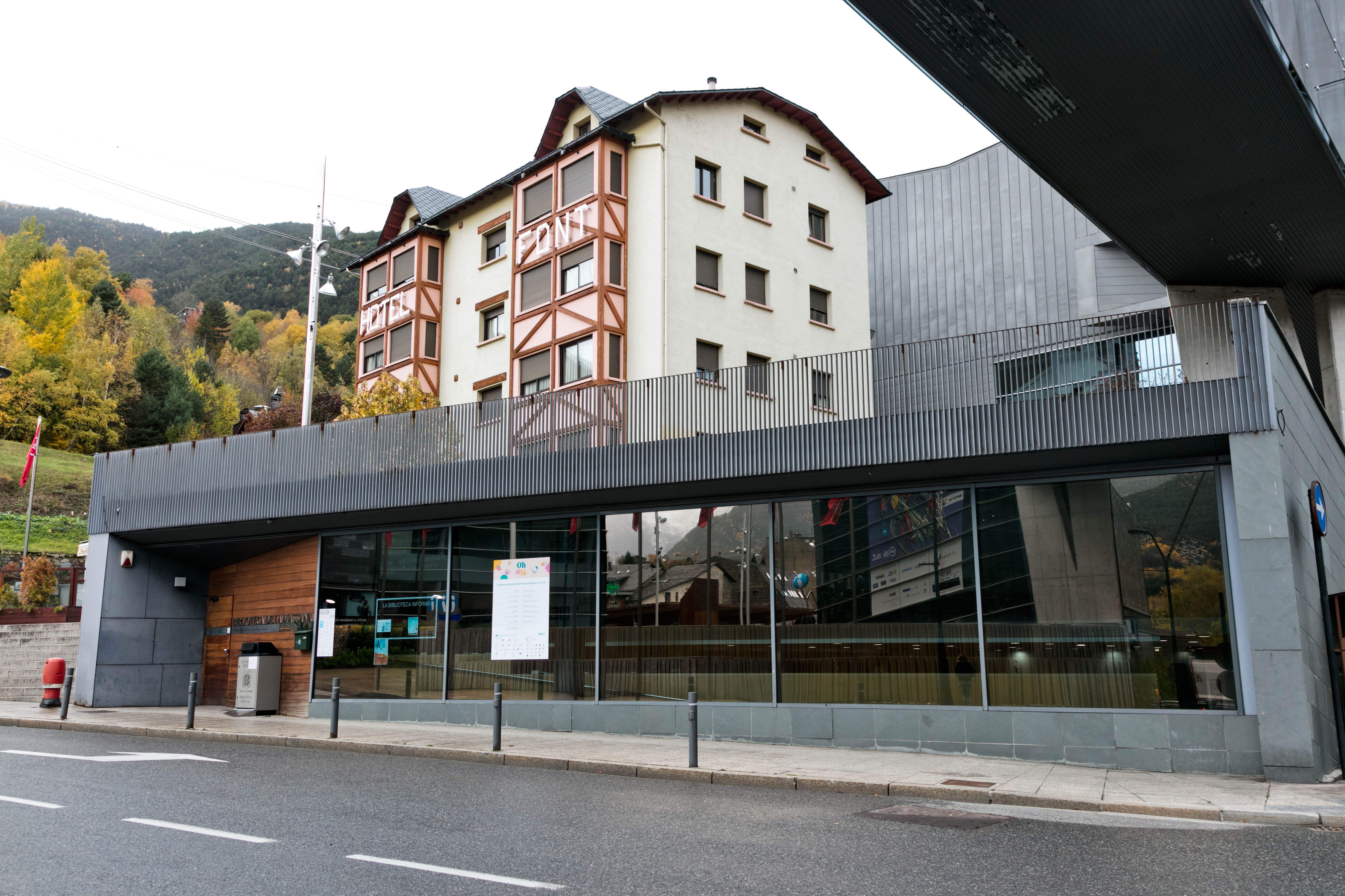 Exterior de la Biblioteca Comunal Antoni Morell, de La Massana