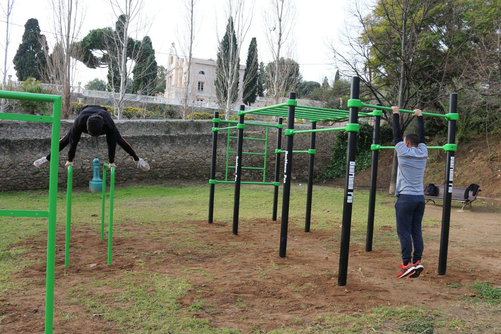 Un parc de cal·listènia.