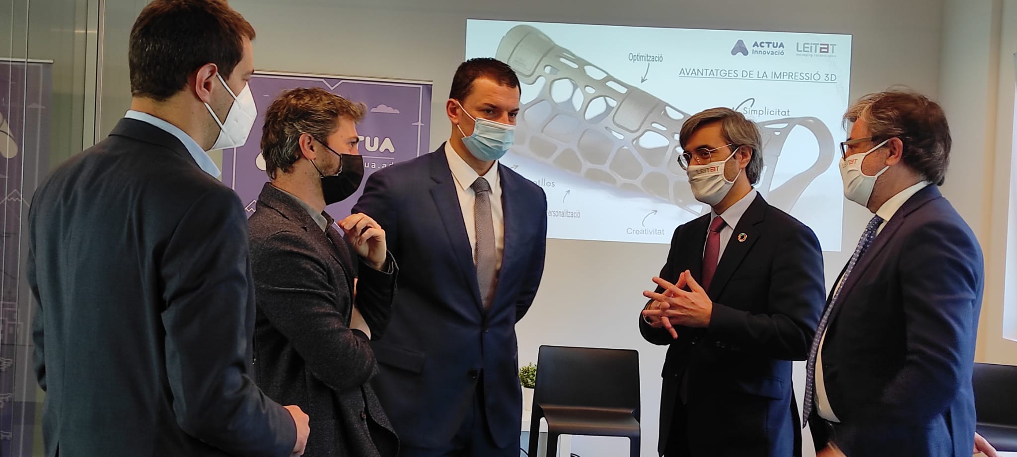 Marc Galabert, Marc Pons, Jordi Gallardo, Jordi Rodríguez i Antoni Navarro durant l'acte. Marc Galabert, Marc Pons, Jordi Gallardo, Jordi Rodríguez i Antoni Navarro durant l'acte.