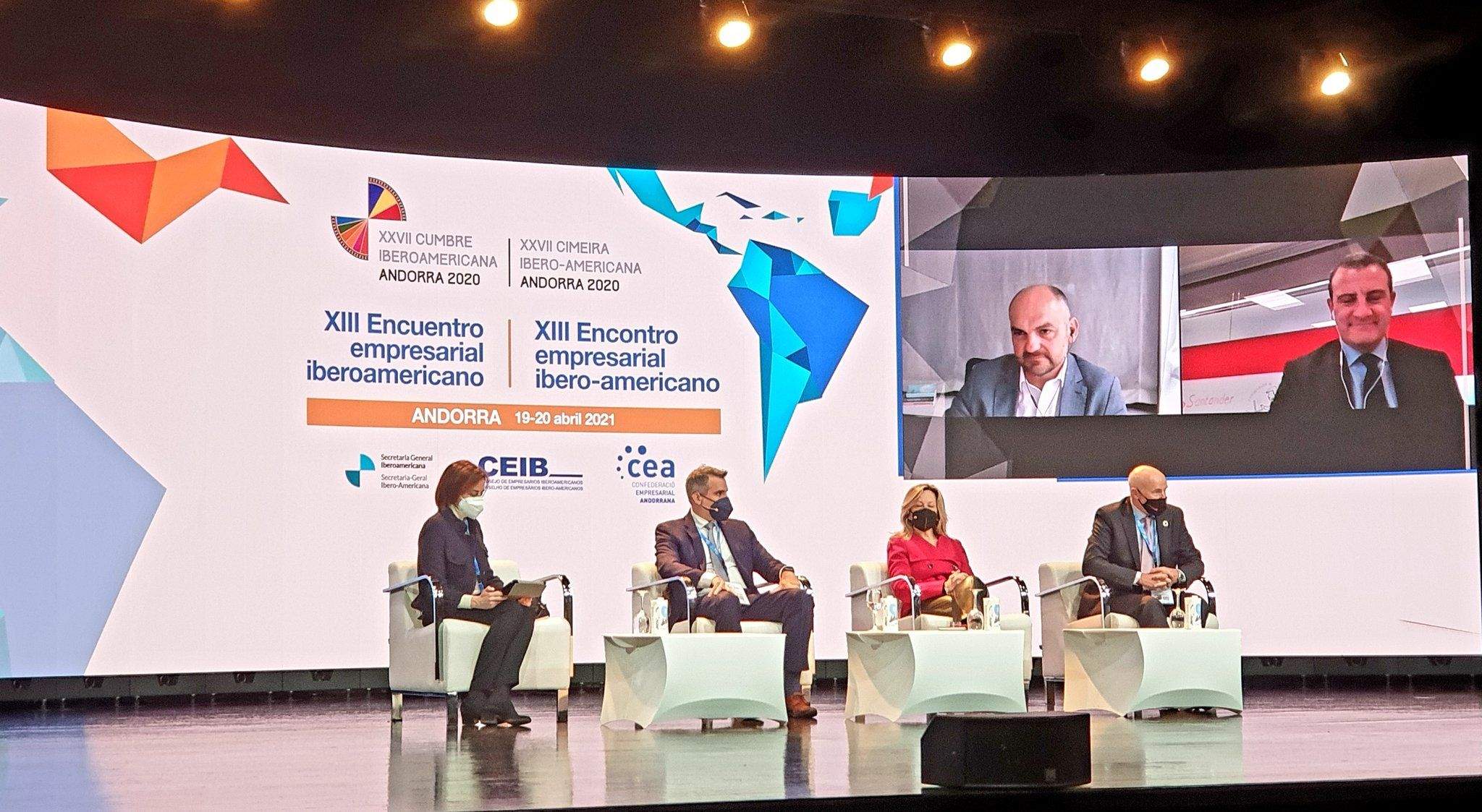 Taula rodona sobre la transformació digital.