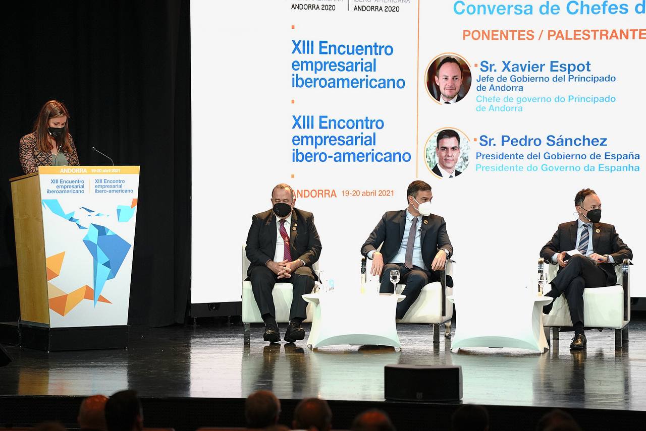 Xavier Espot, Pedro Sánchez i Alejandro Giammattei.