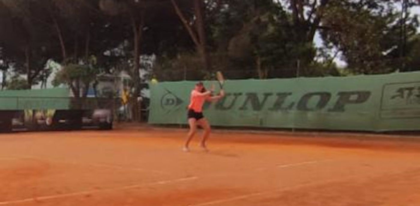 Vicky Jiménez, en una acció del partit.