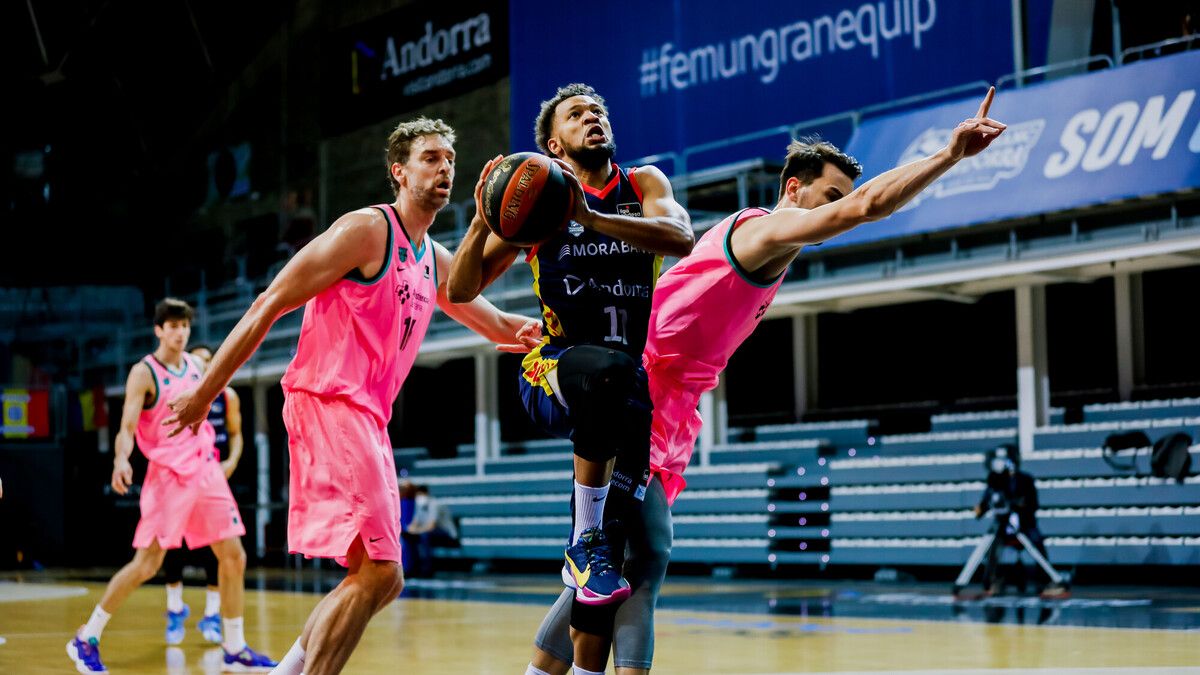 Hannah entra a cistella en el partit d'aquest diumenge.