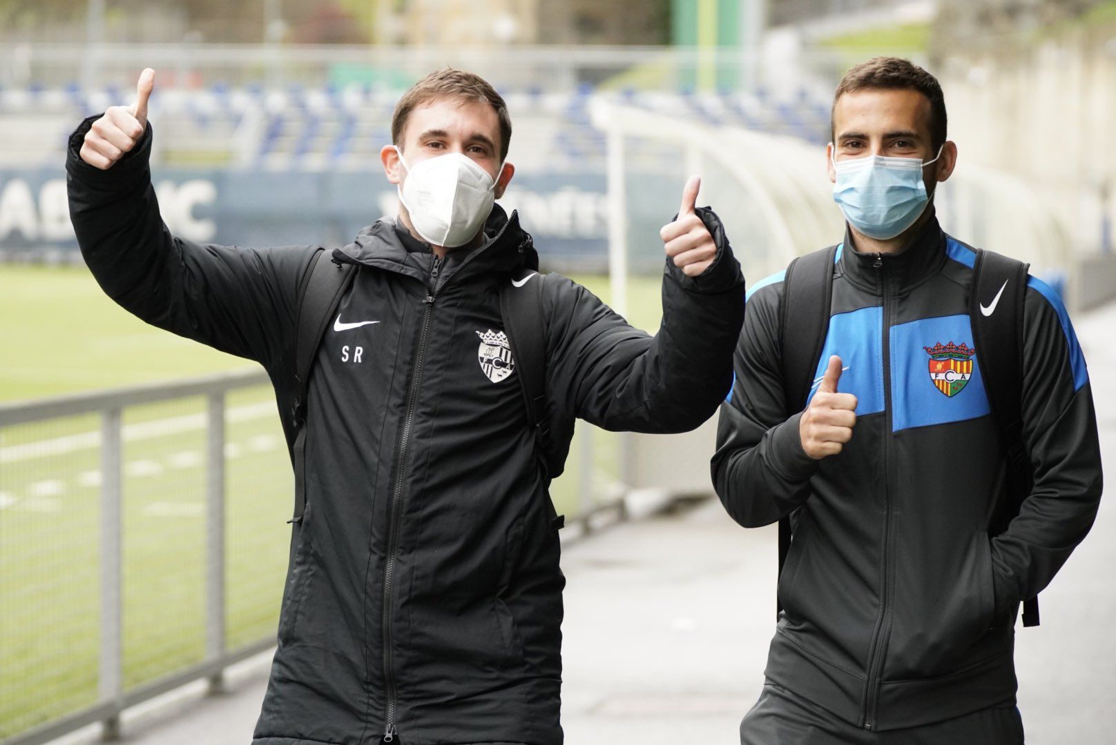 Héctor Hevel, amb el fisioterapeuta Saül Reina.