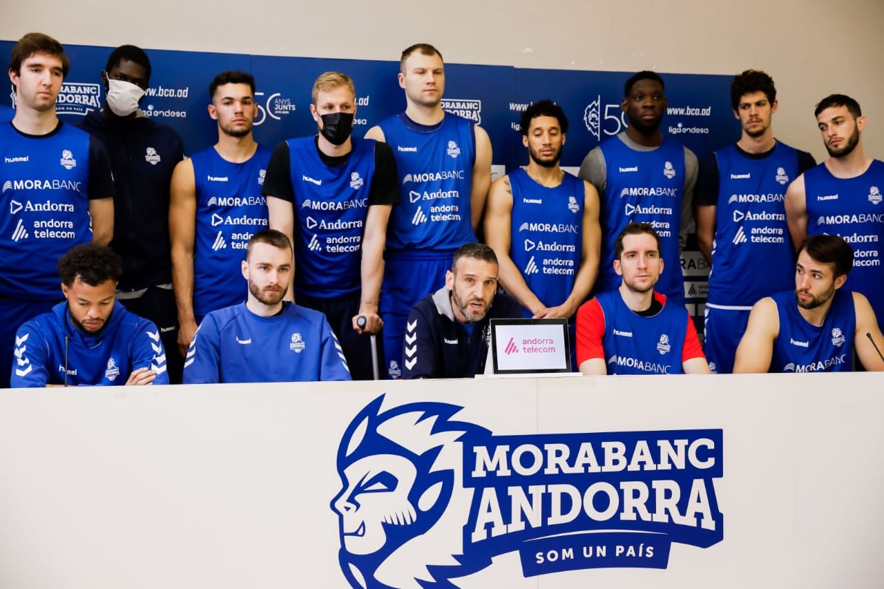 Ibon Navarro durant la lectura del missatge.