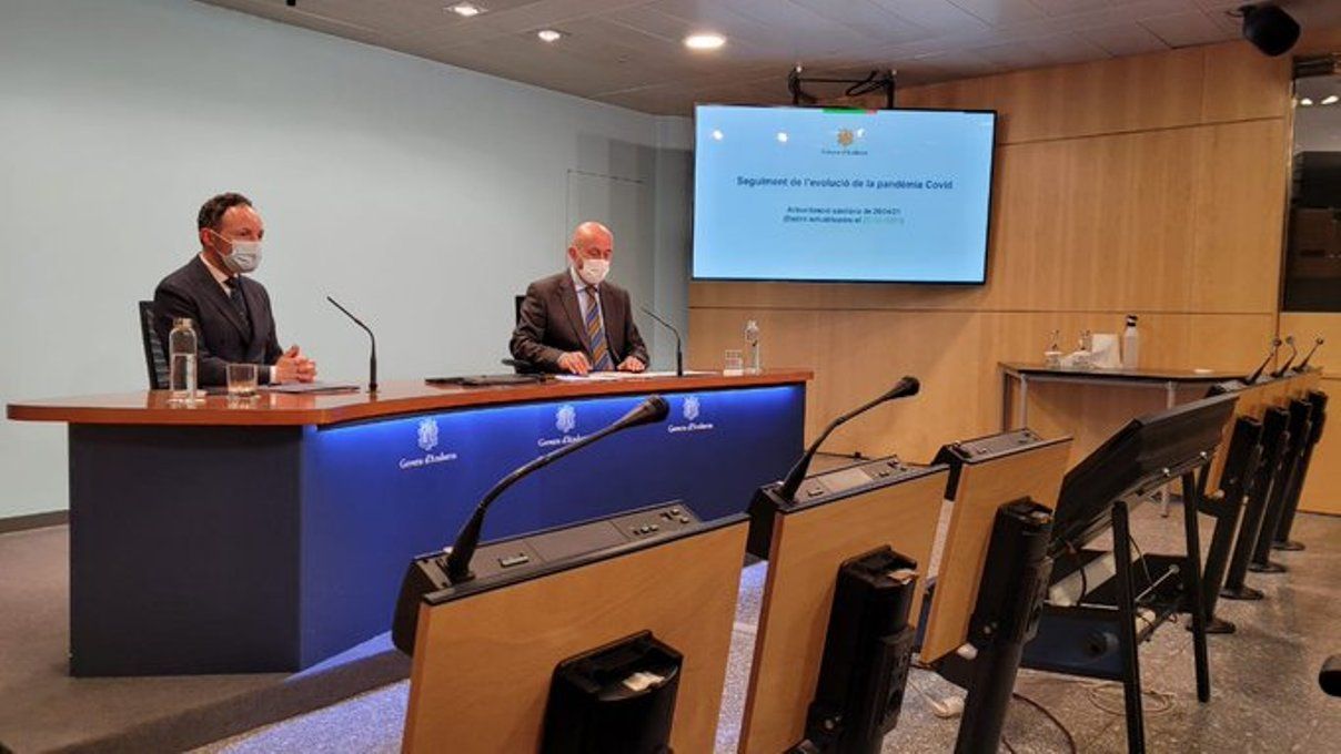 Espot i Martínez Benazet durant la roda de premsa d'aquest dimecres.