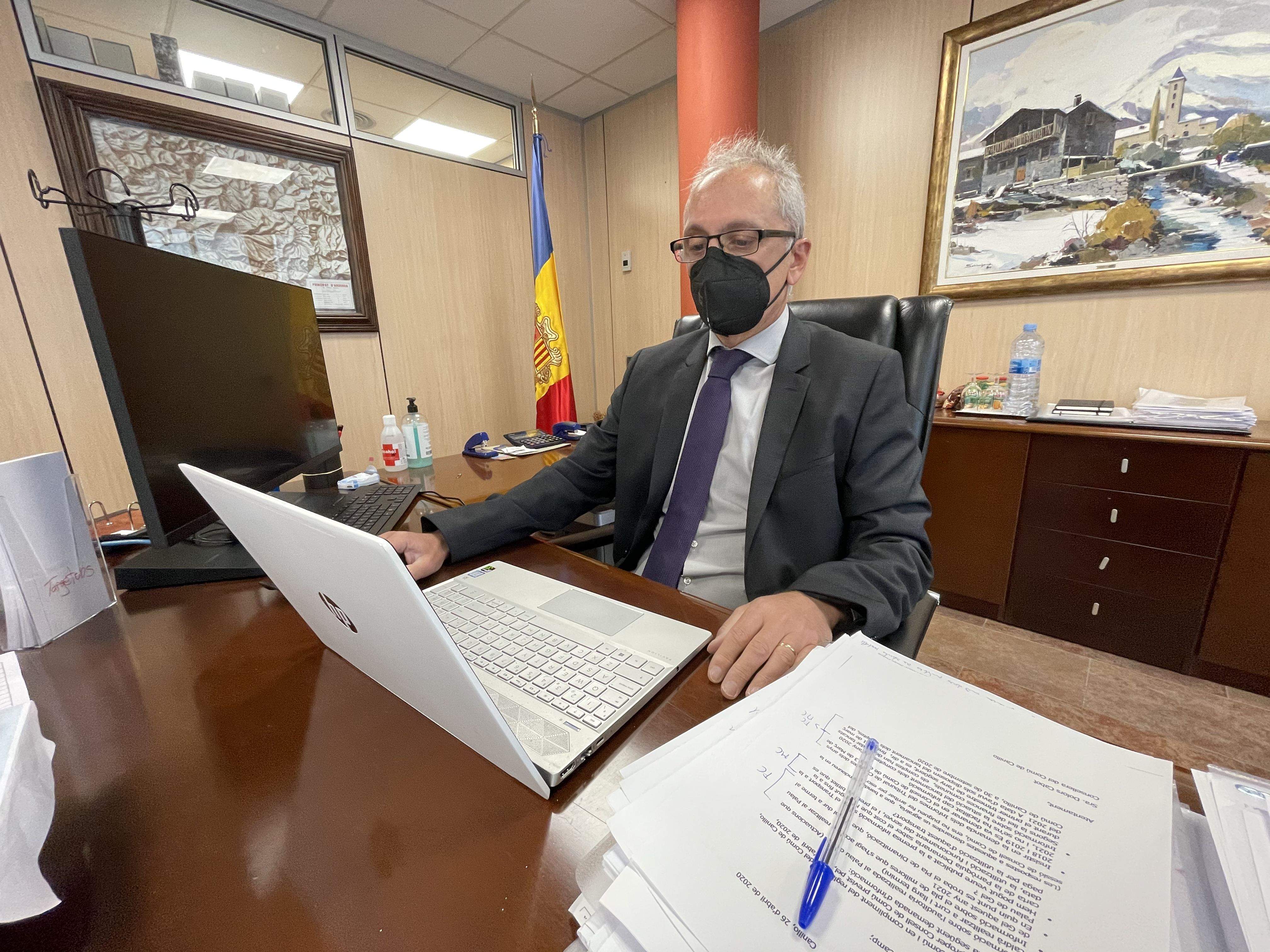 Francesc Camps a la sessió de consell de comú.