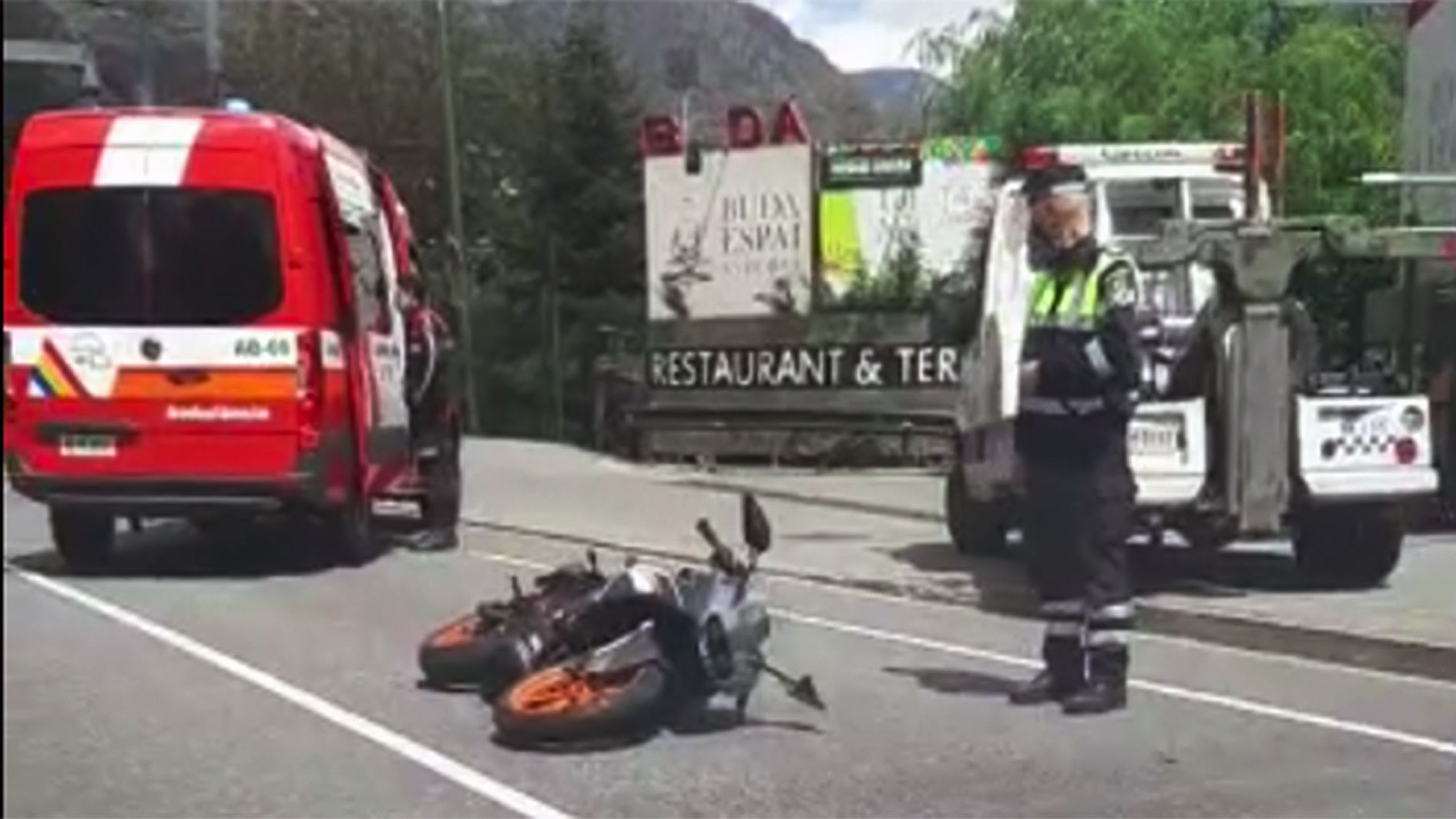 La motocicleta accidentada a l'avinguda Salou.