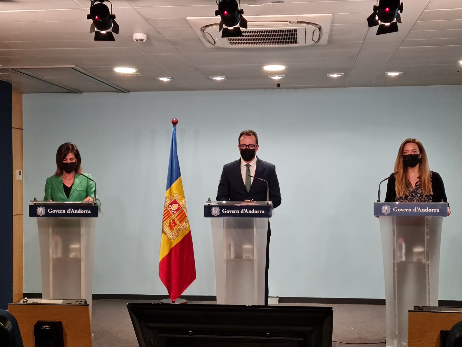 Un moment de la presentació, amb Ester Vilarrubla, Víctor Filloy i Helena Mas.