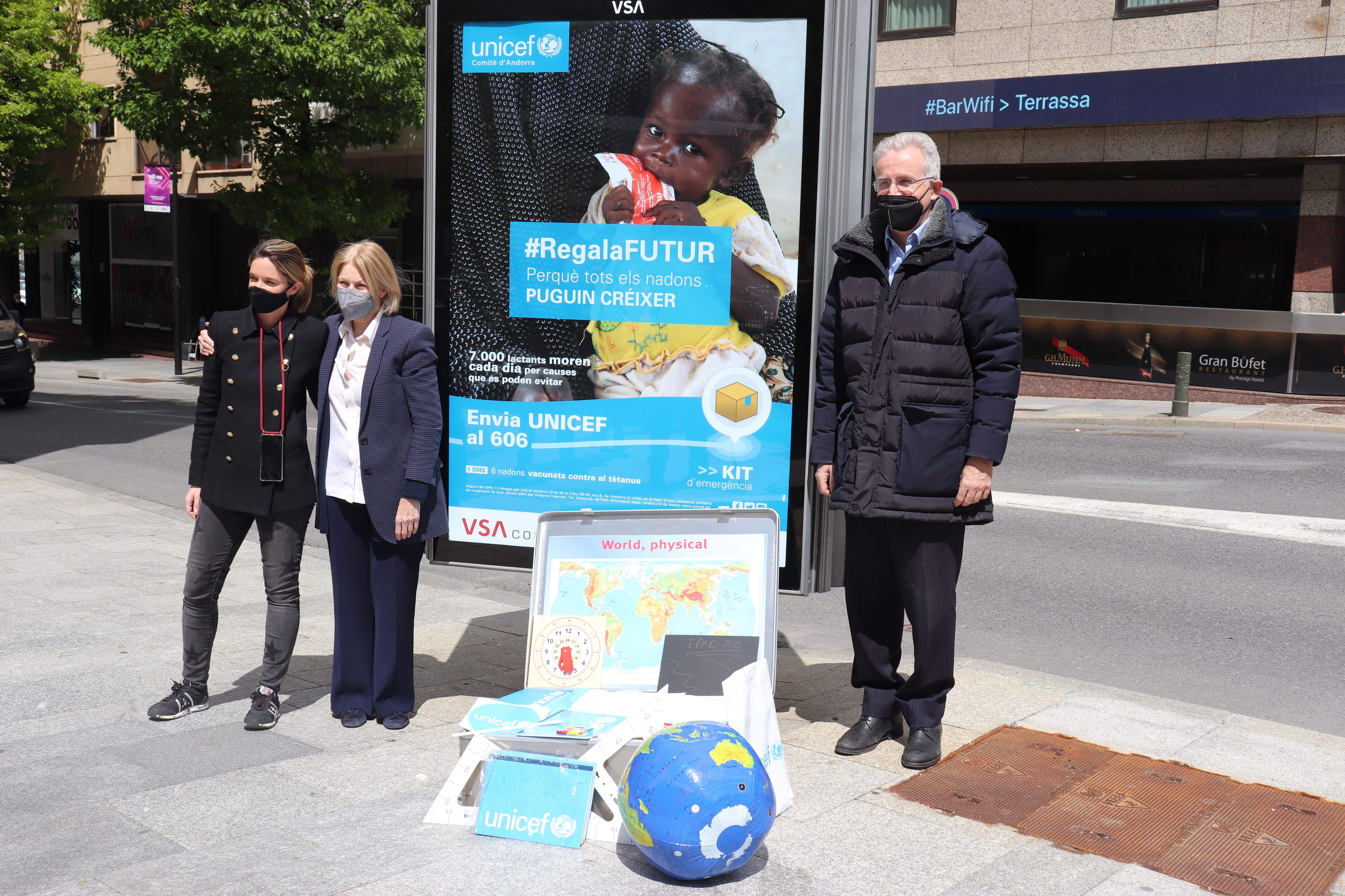 Albert Mora, Laura Álvarez i Sarah Sigaudès presentant la campanya d'Unicef Andorra.
