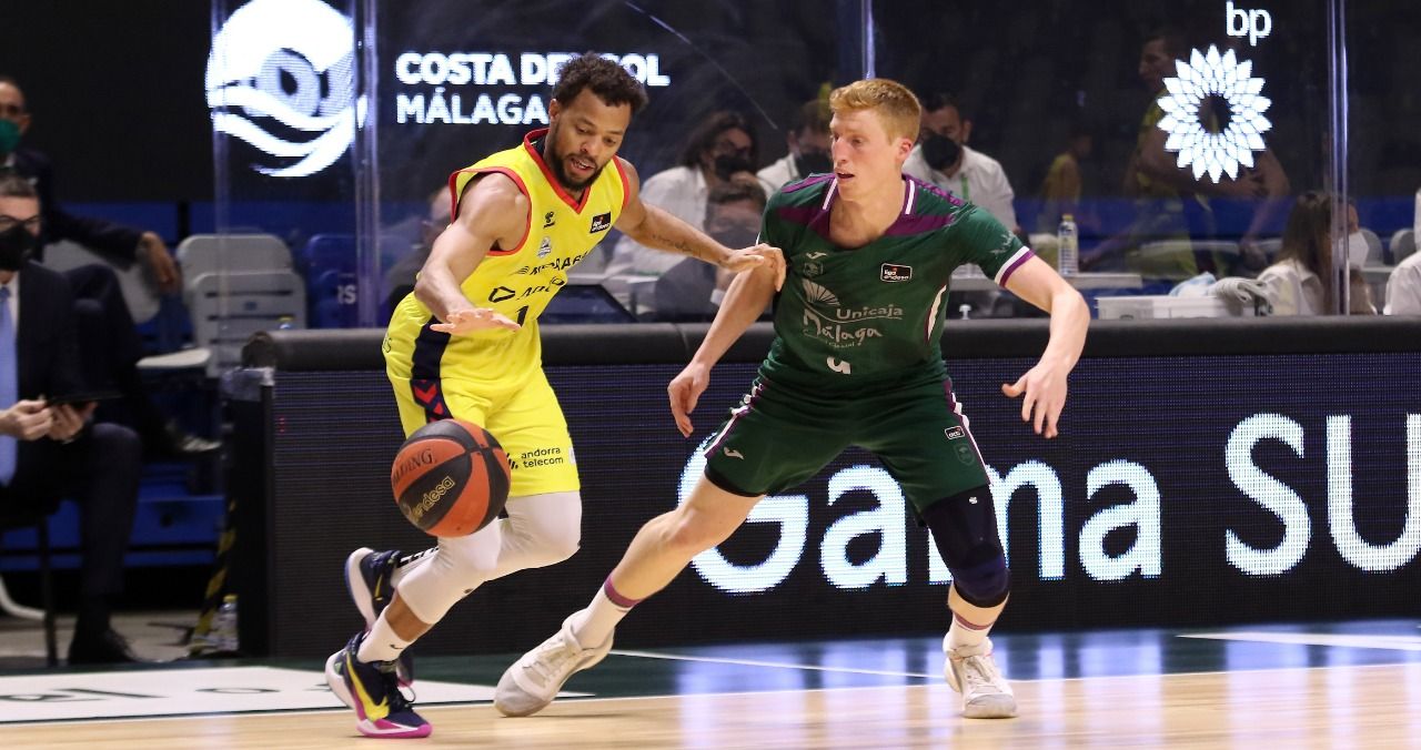 Hannah bota la pilota marcat per Díaz al partit d'aquest dimecres.