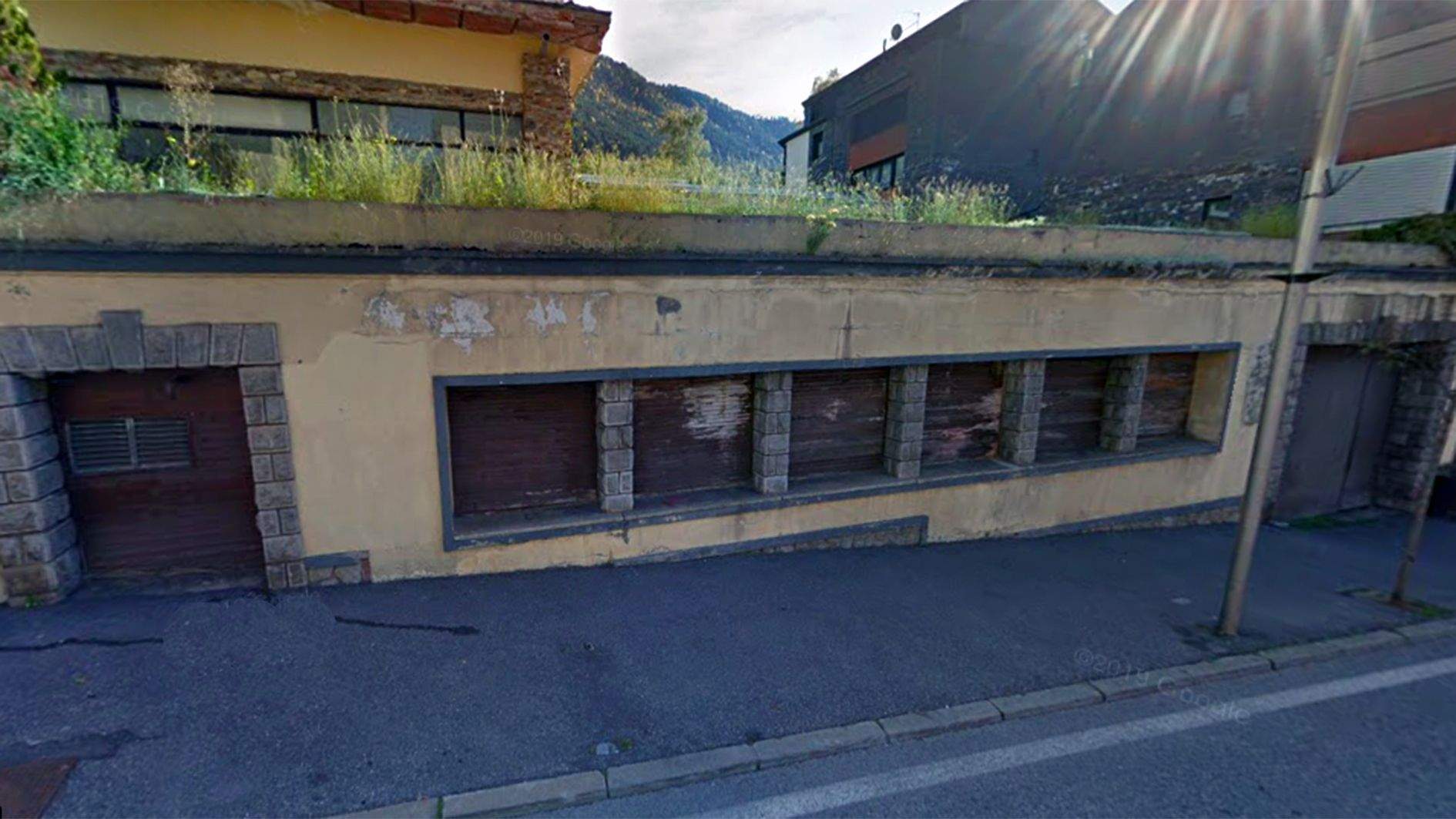 L'antic garatge de l'Hotel Casamanya podria acollir un Carrefour.