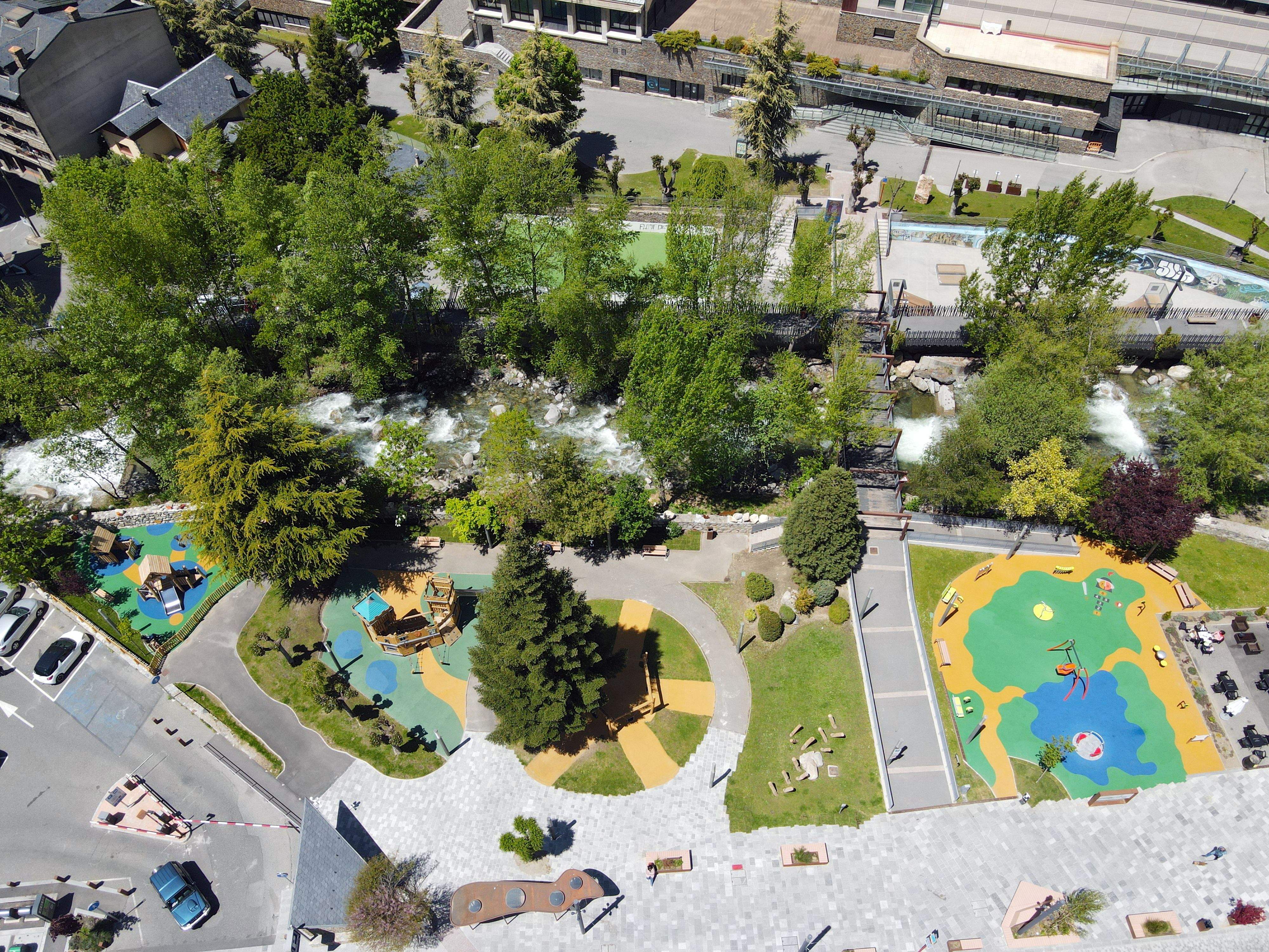 Vista aèria de la nova zona lúdica d'Encamp.