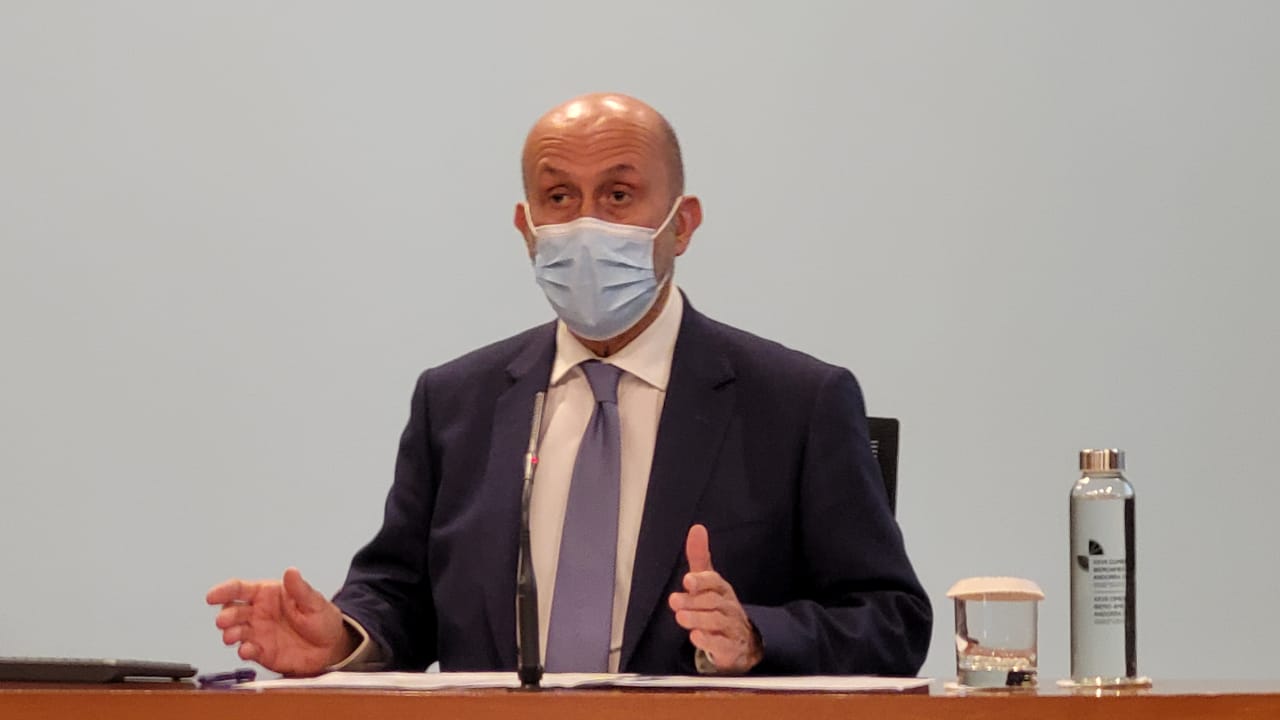 El ministre de Salut, Joan Martínez Benazet, durant la compareixença d'aquest dimecres.