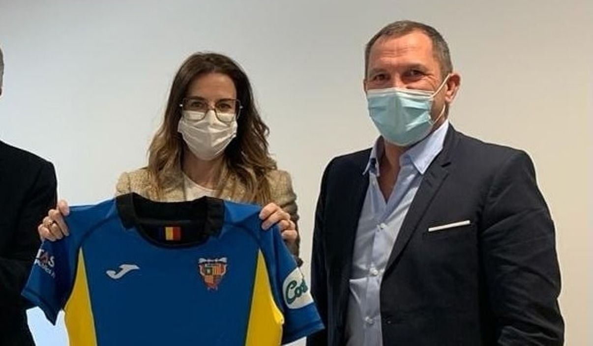 La ministra de Cultura i Esports, Sïlvia Riva amb Thierry Lacroix.