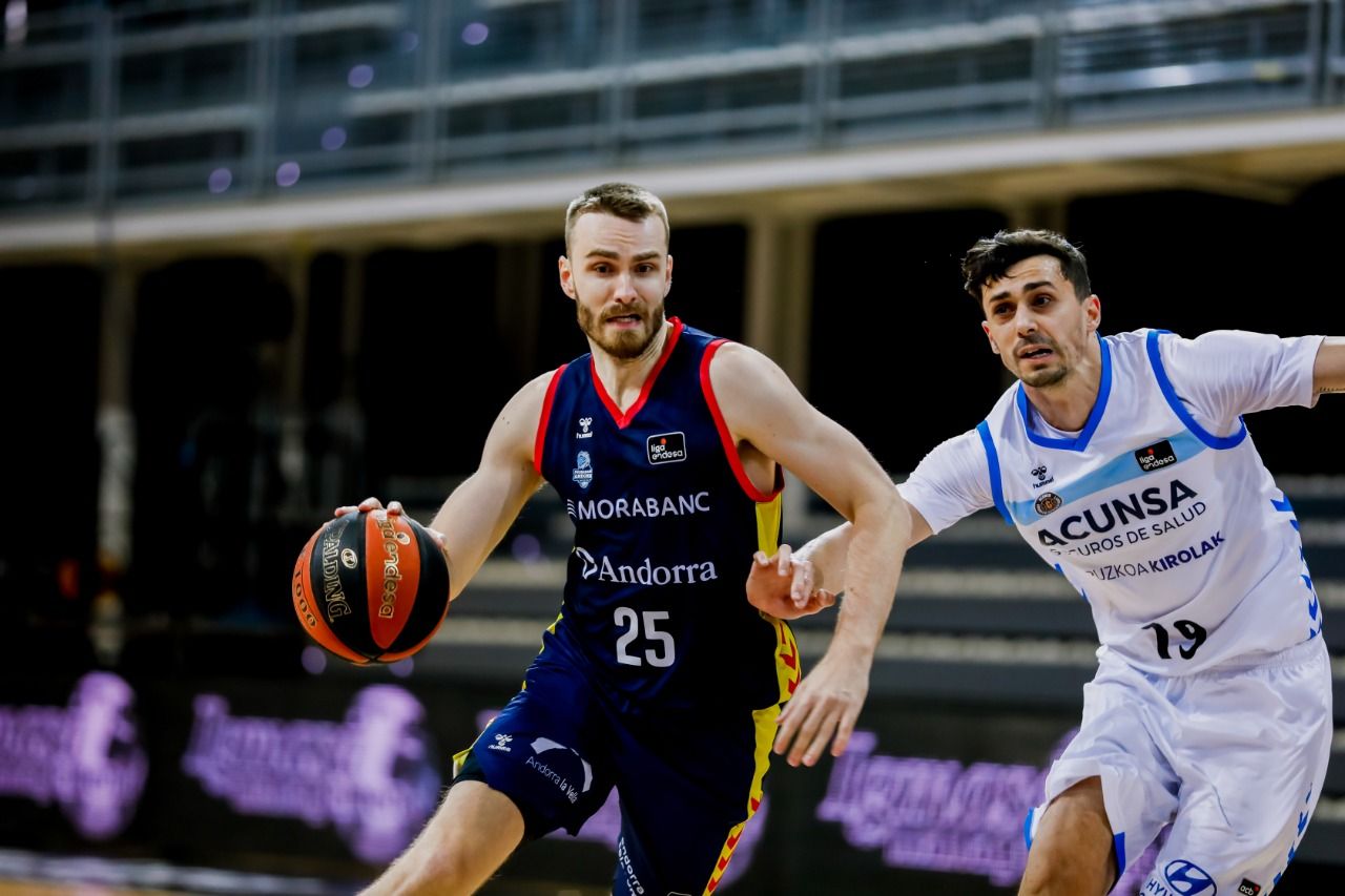 Jelinek ha completat un molt bon partit, amb 22 punts que han ajudat a reaccionar l'equip.