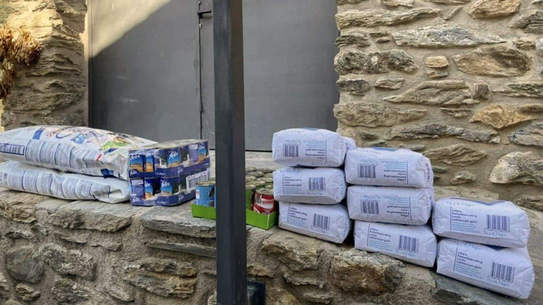 Menjar homologat per gats a la gatera.