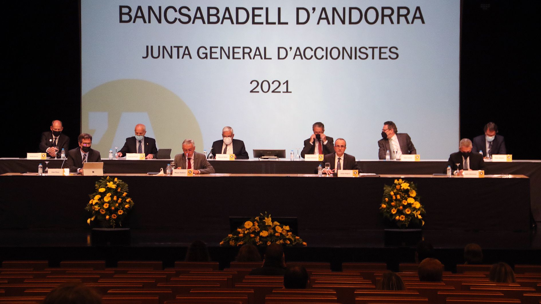 Una imatge dels moments inicials de l'assemblea de BancSabadell.