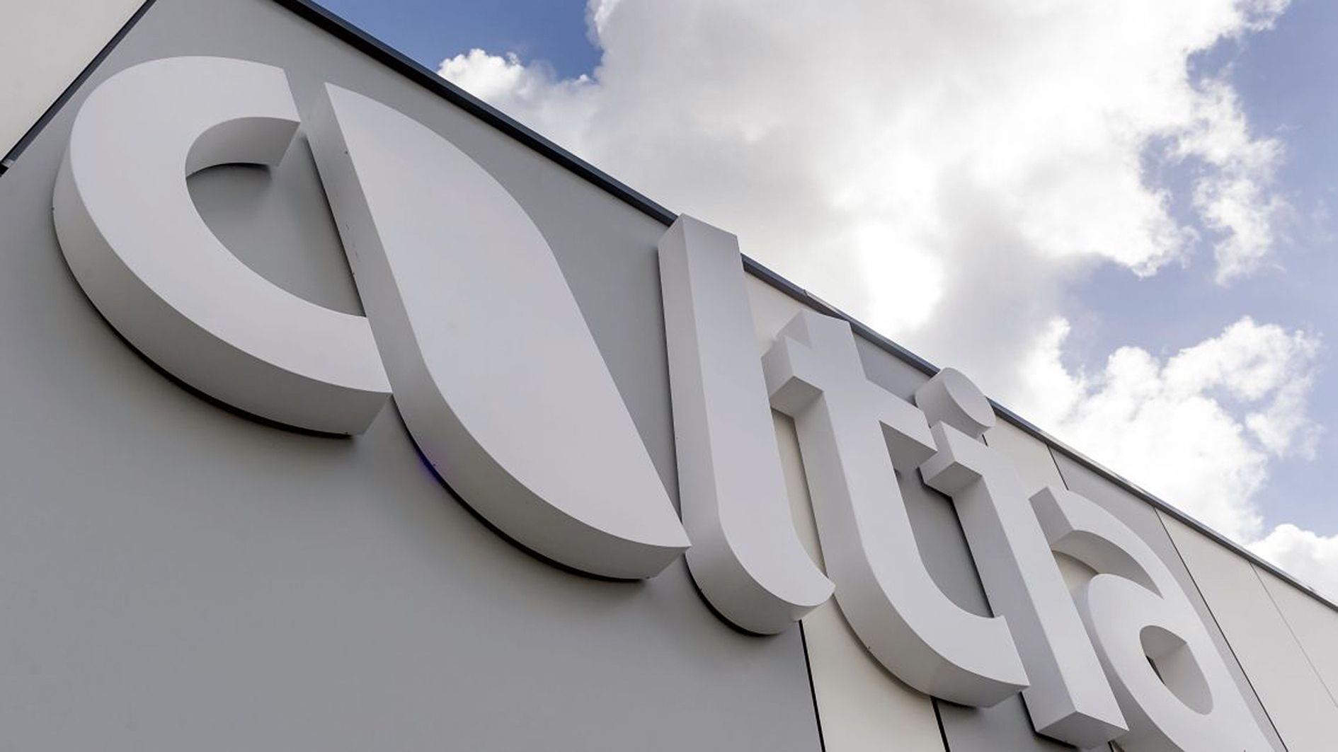 El rètol d'Altia en una de les seves seus centrals.