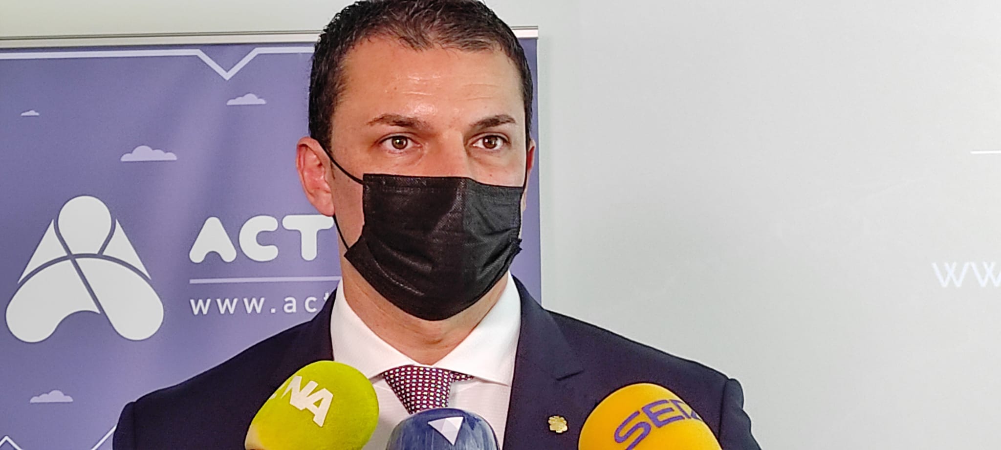 Jordi Gallardo oferint explicacions.