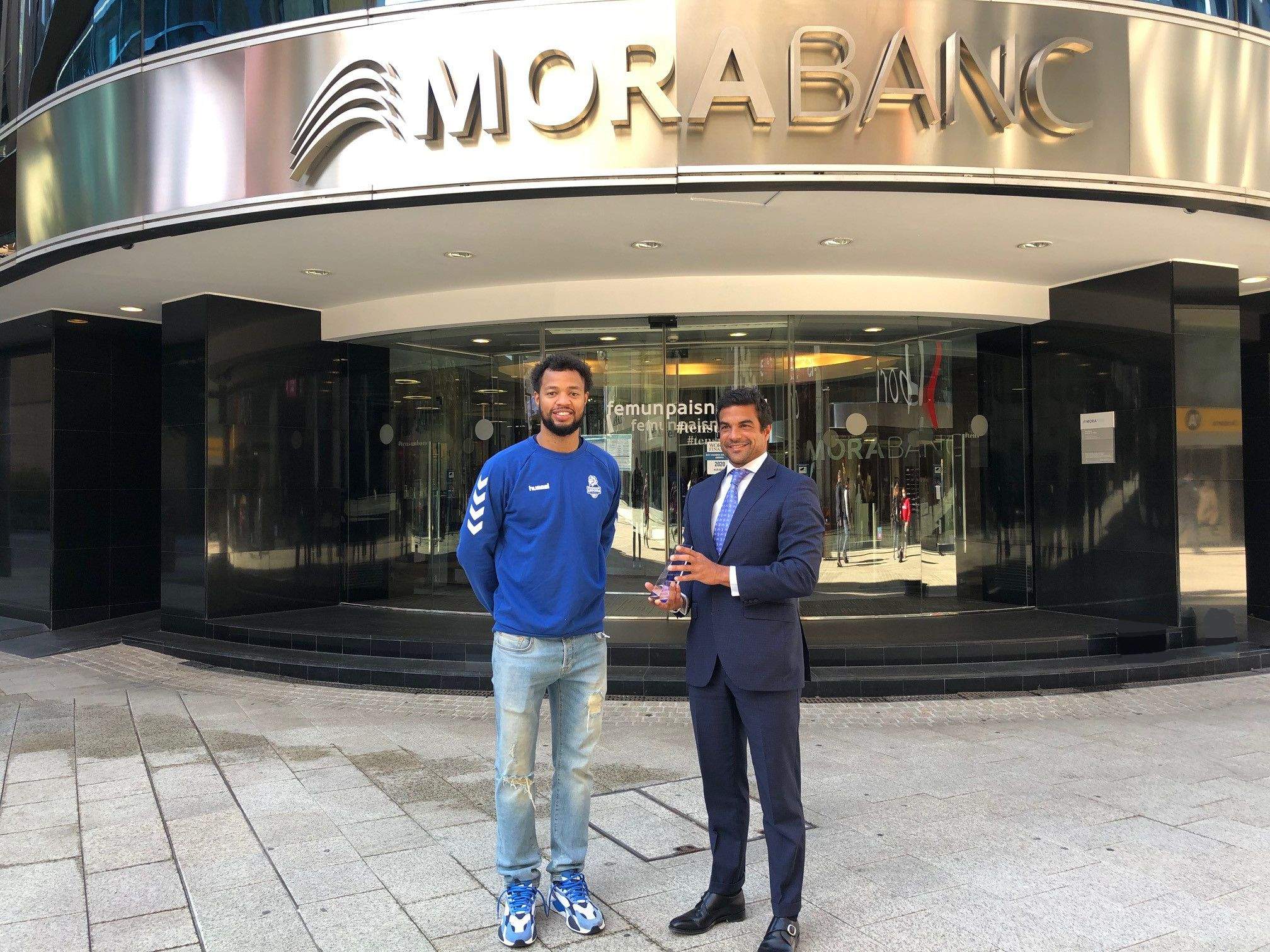 Lliurament del guardó.