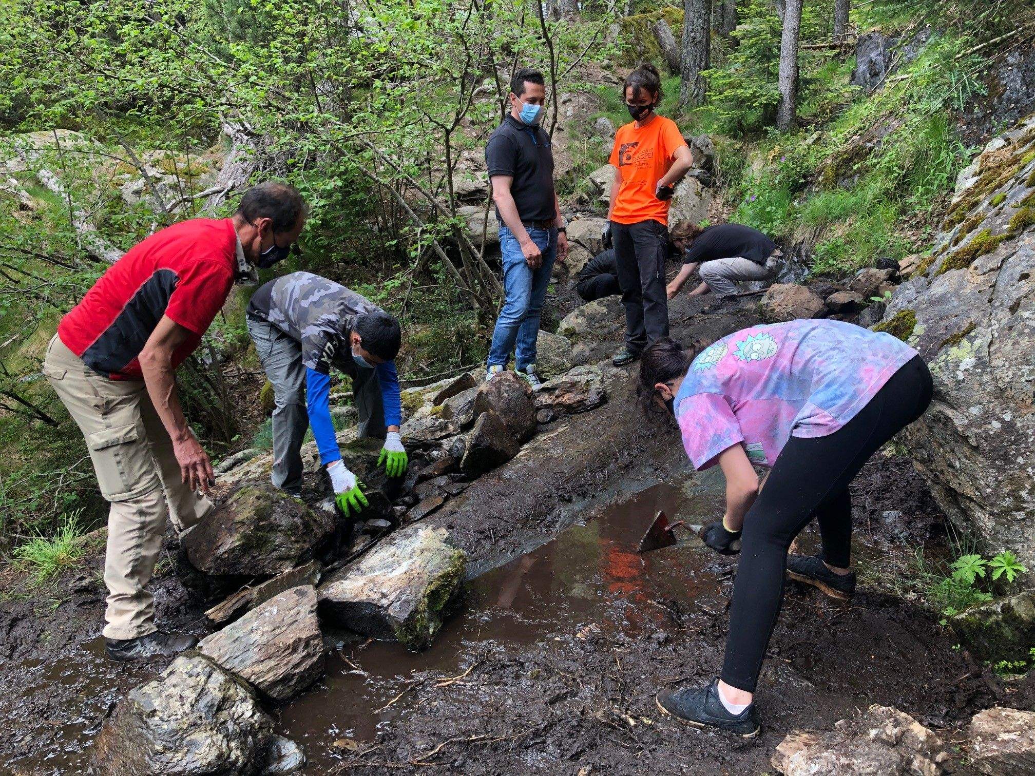 Un moment de l'inici del curs de pedra seca.