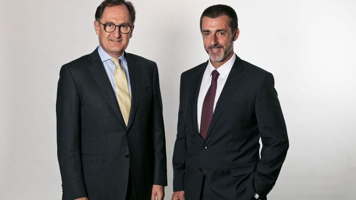 El conseller executiu i director general, Xavier Cornella, i el president del consell d’administració de Crèdit Andorrà, Antoni Pintat.