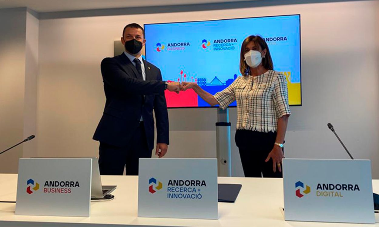 Vilarrubla i Gallardo a la presentació de les tres noves marques