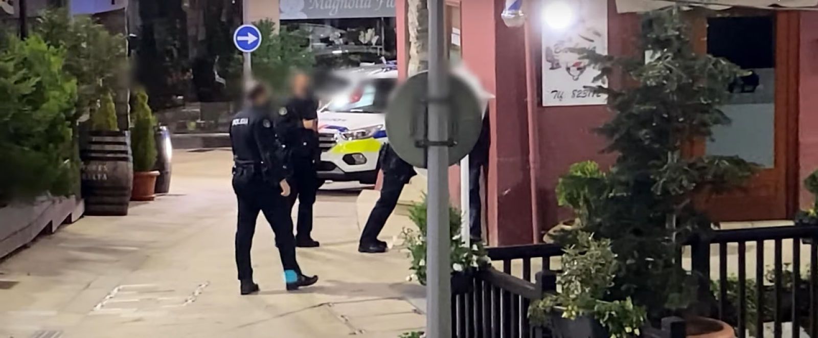 Policies en una intervenció recent al centre històric en què el veí del que es queixen altres residents ja hi estava implicat.