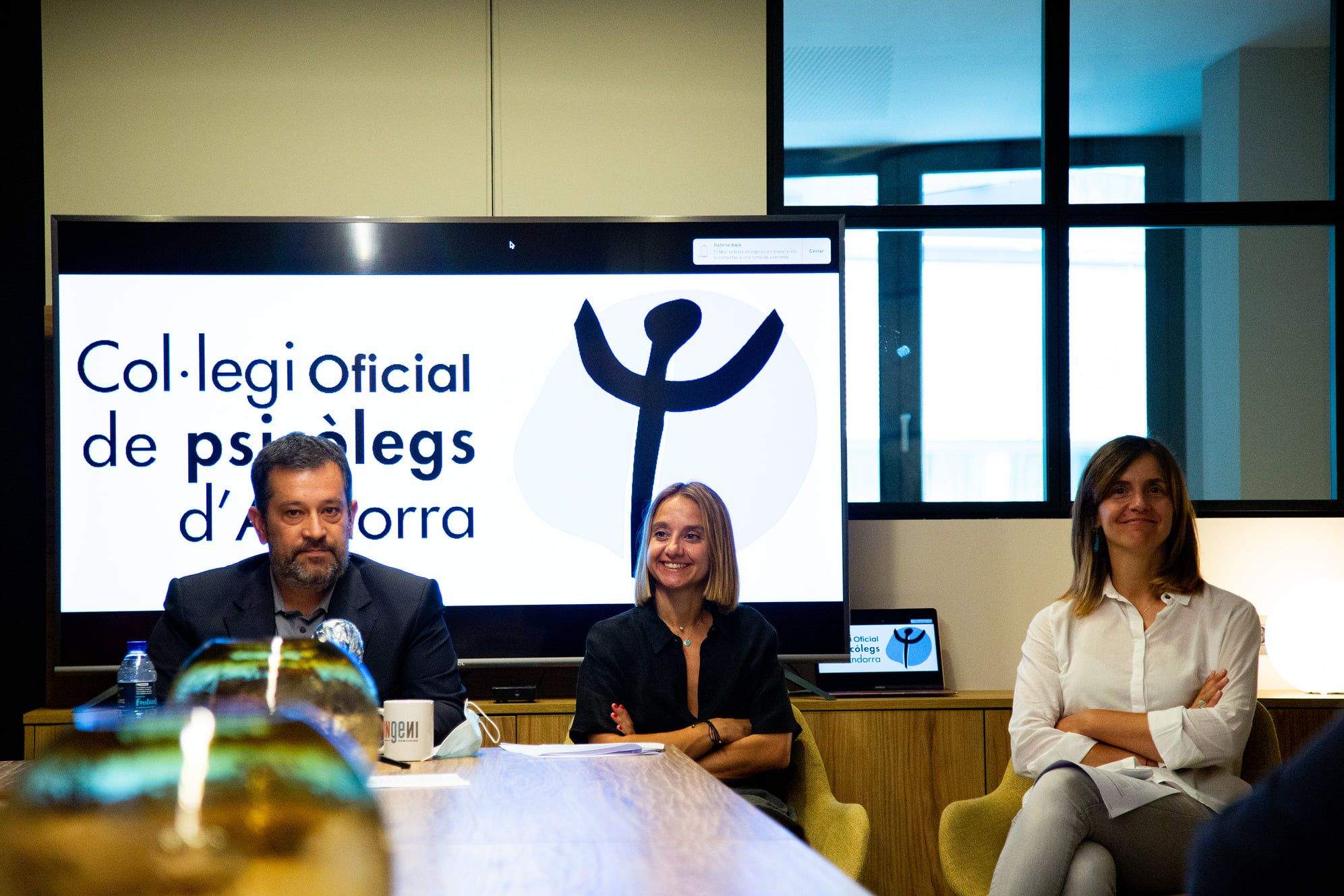 Bigordà, a mig, agafa el relleu d'Òscar Fernández (a la dreta) al capdvant del Copsia.