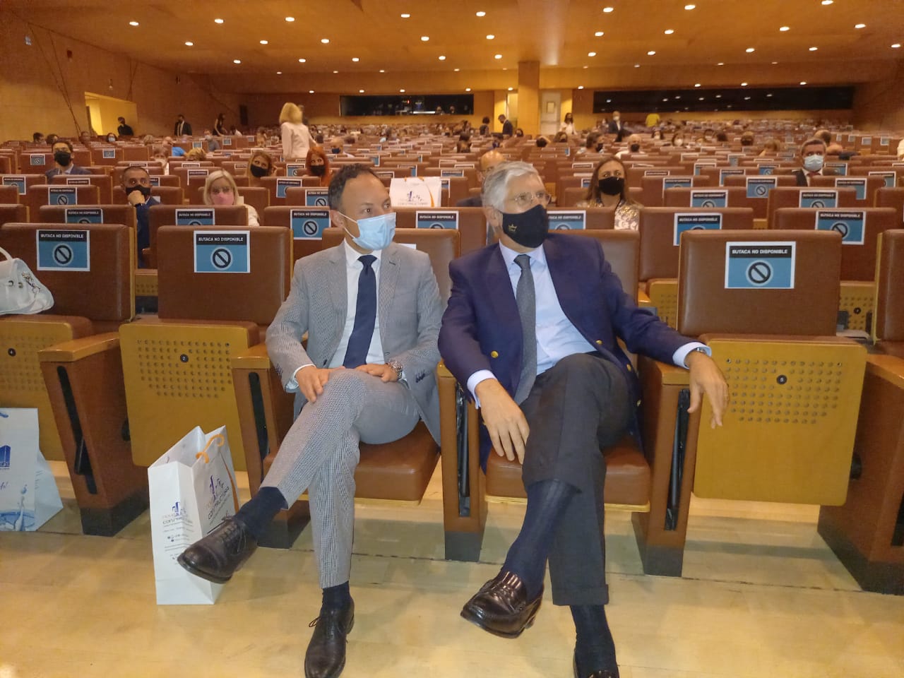 Espot amb Mira Gomes, abans d'iniciar-se l'acte.