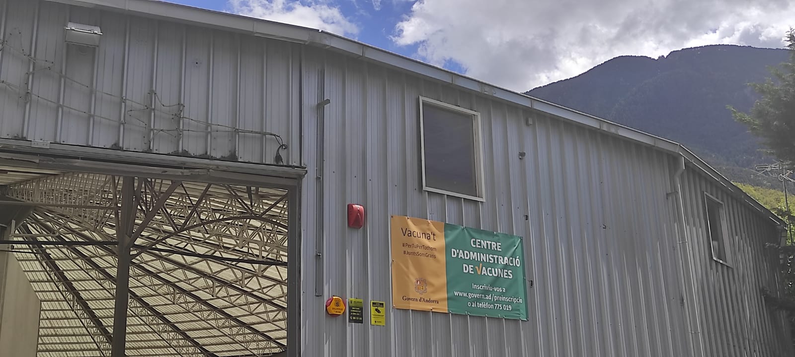 El centre d'administració de vacunes funciona a ple rendiment.