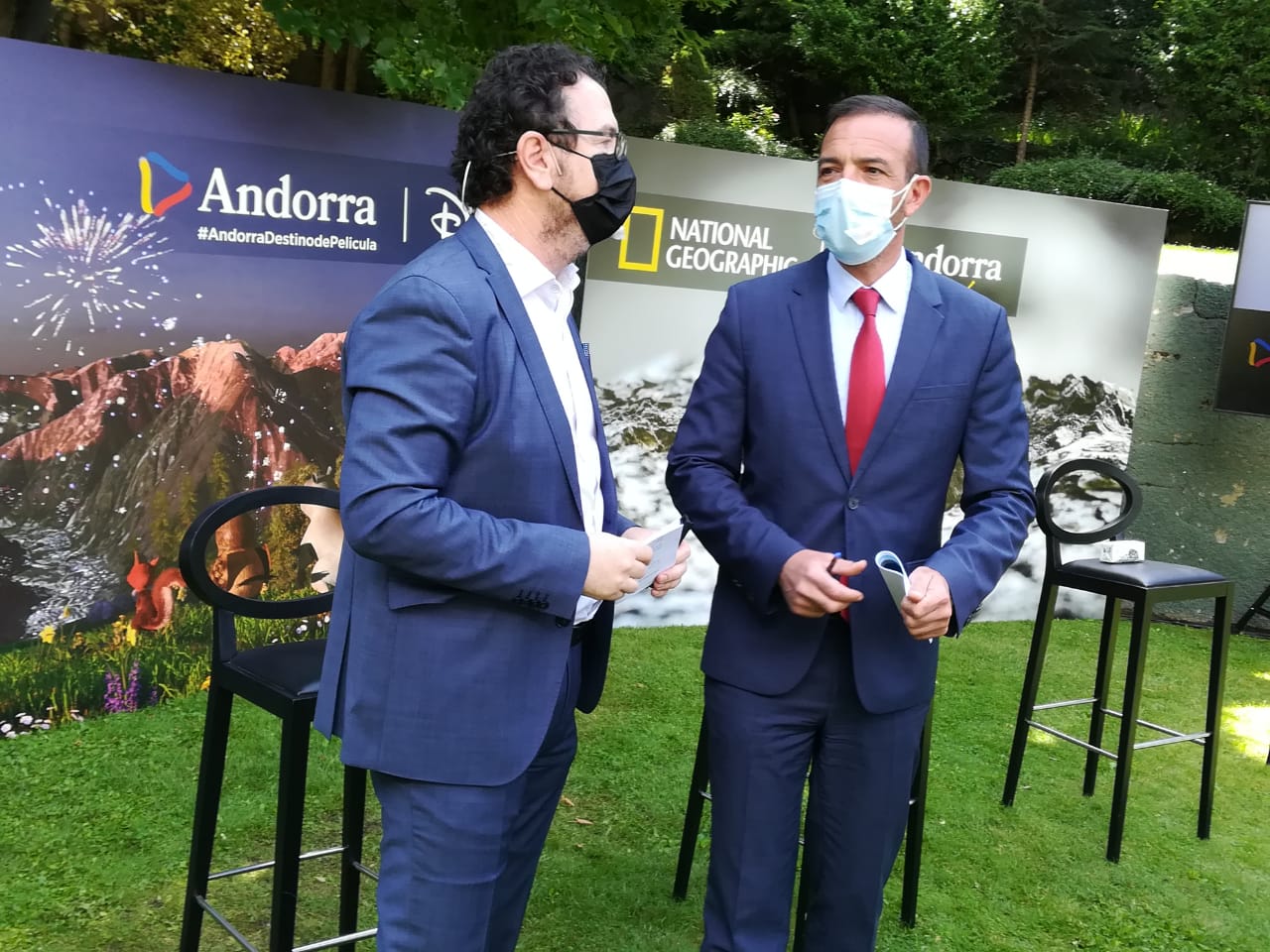 Betim Budzaku, d'Andorra Turisme, i el ministre Jordi Torres.