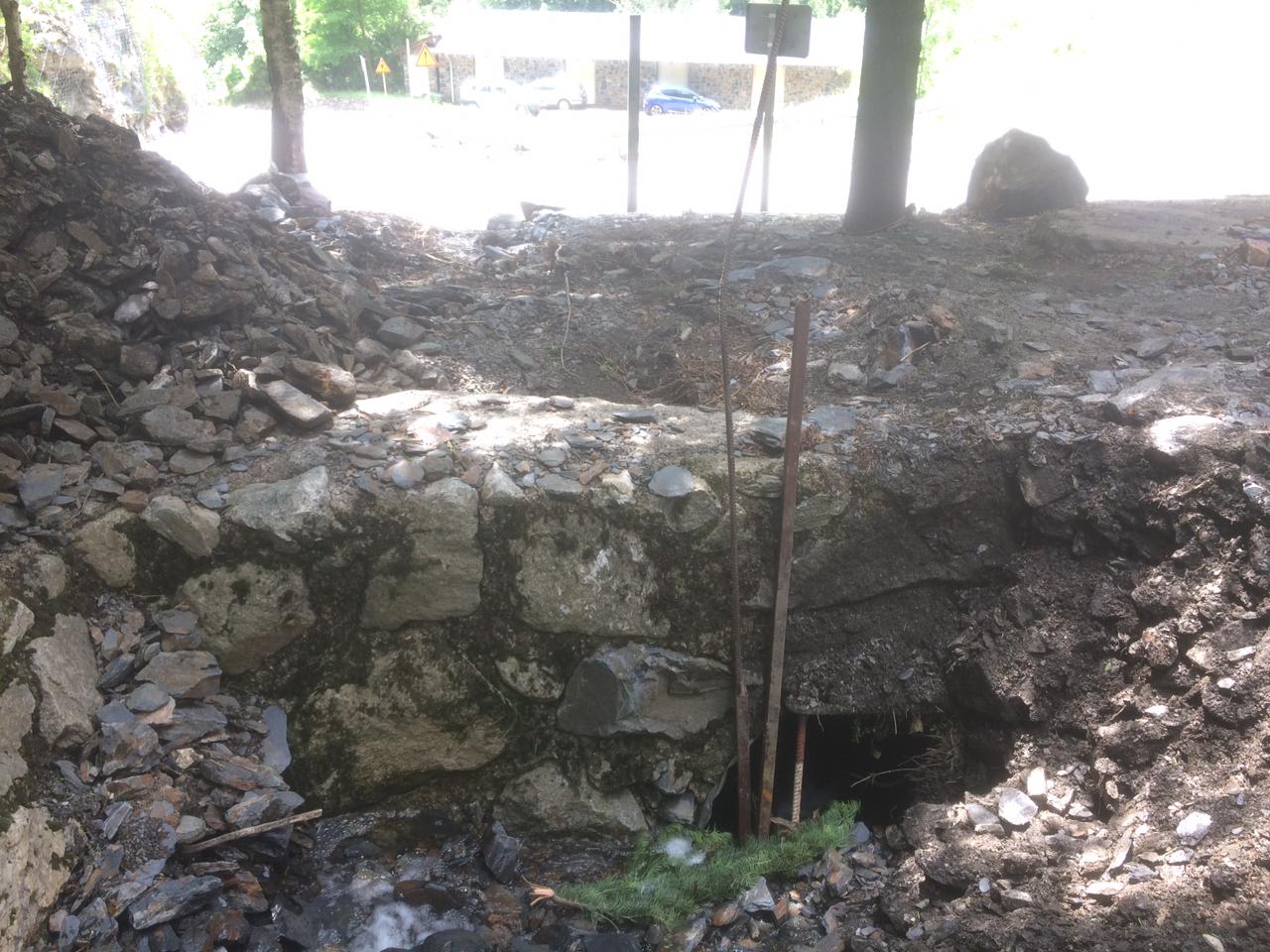 El tub del dipòsit d'aigua a la Borda de l'Arena. El tub del dipòsit d'aigua a la Borda de l'Arena.