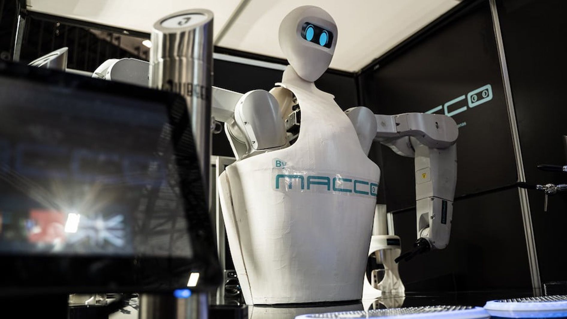 Un dels robots cambrer de Macco.