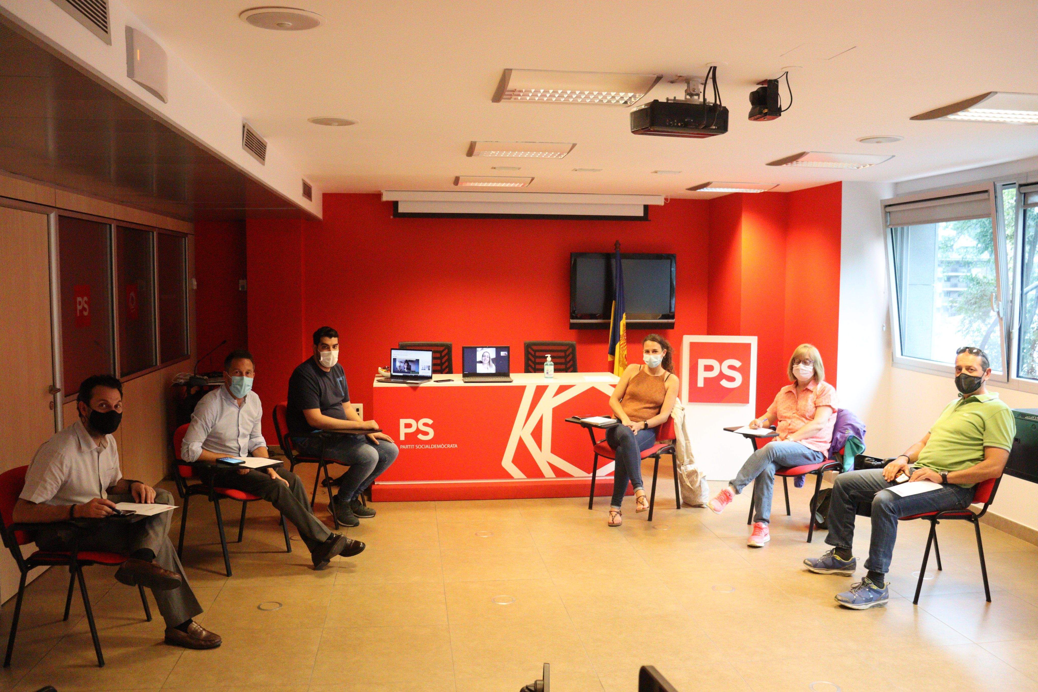 Un instant de la reunió de la nova executiva socialdemòcrata.
