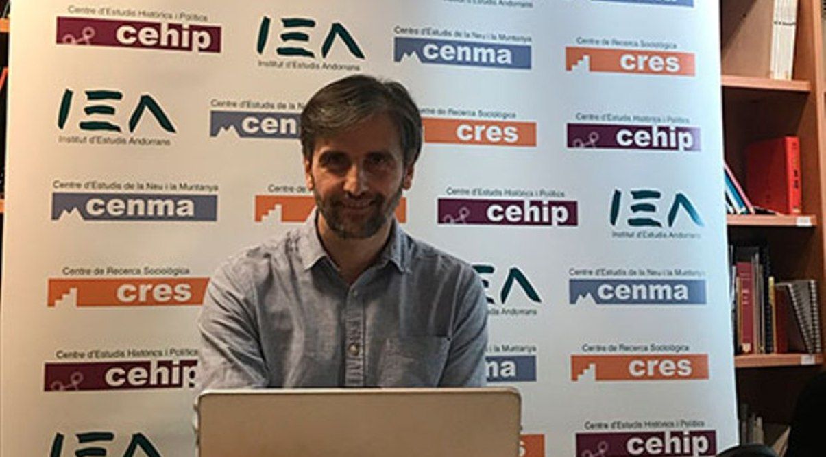 El director del CRES, Joan Micó durant la roda de premsa d'aquest dilluns.