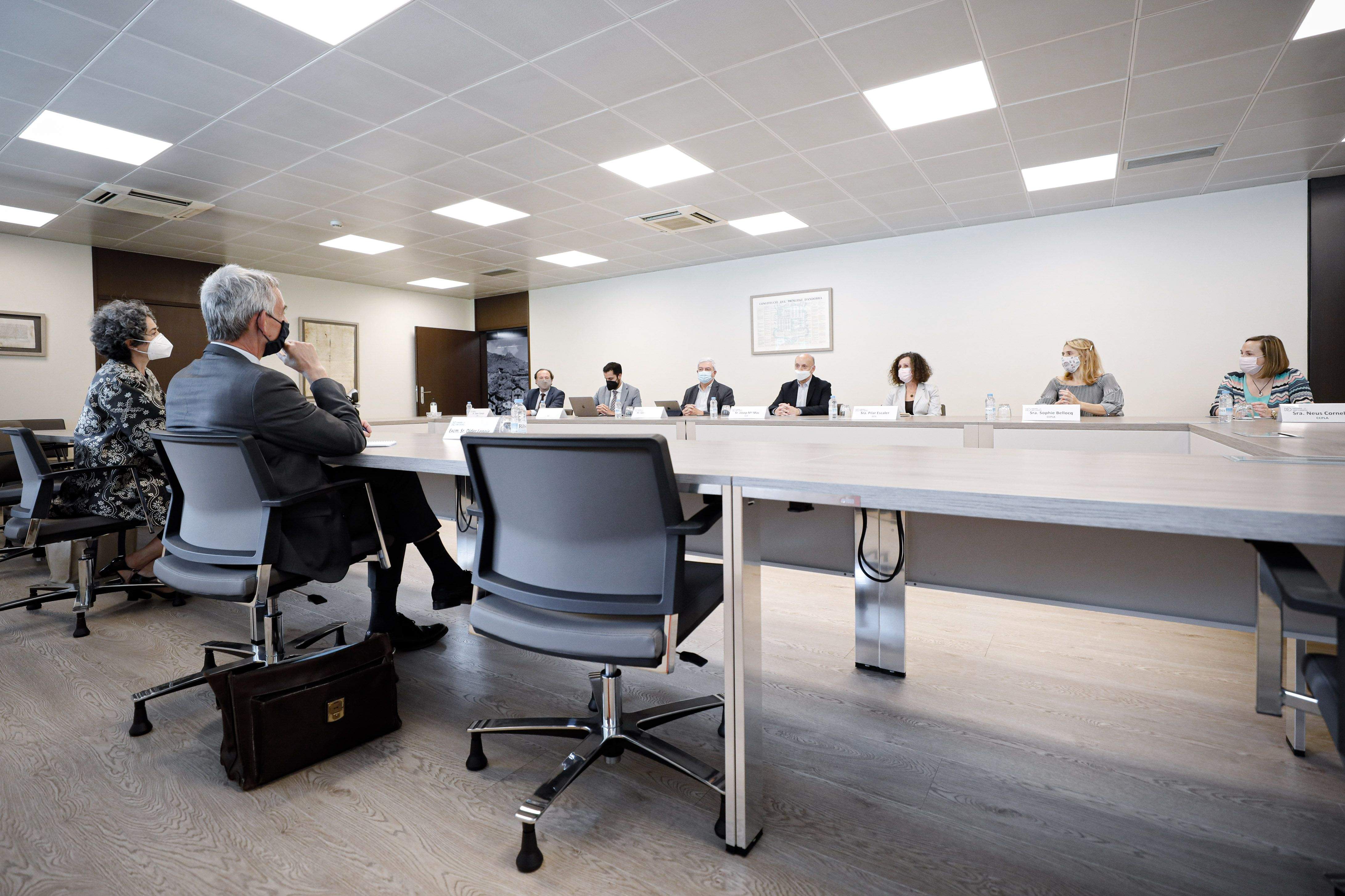 Lenoir i Rabasa escoltant agents del teixit econòmic del Principat.