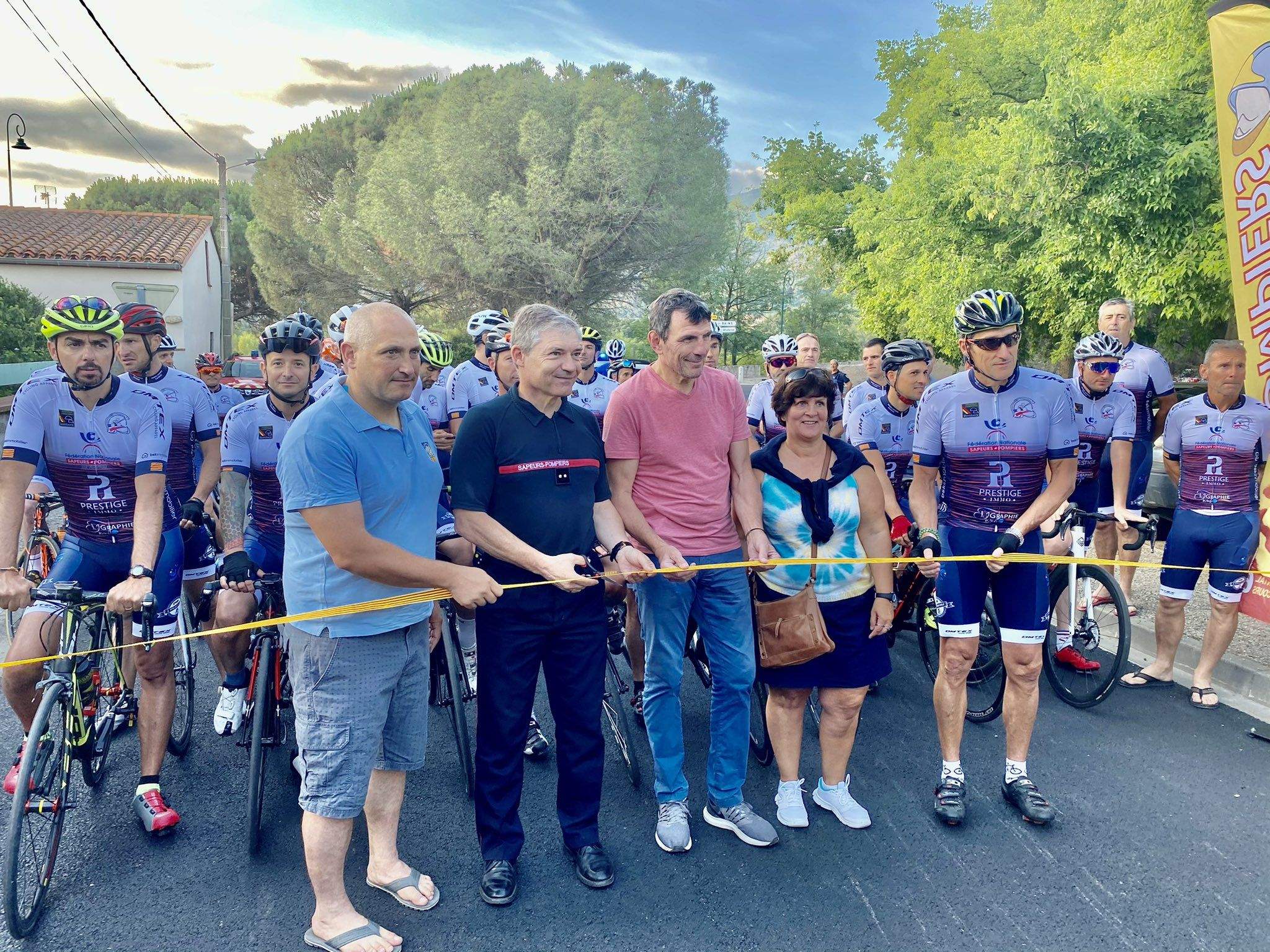 Tall de la cinta per donar la sortida als corredors des de Céret aquest dissabte.