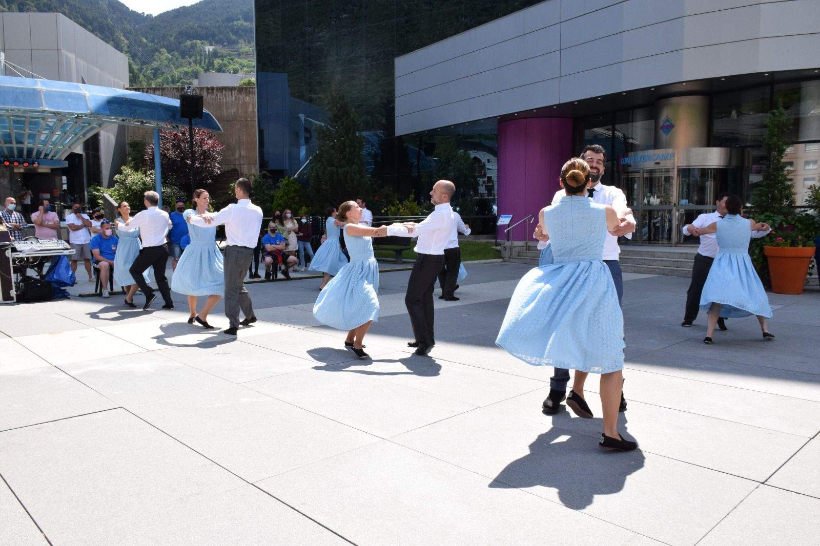 L'Esbart Sant Romà amb l'Encamp de Gresca.