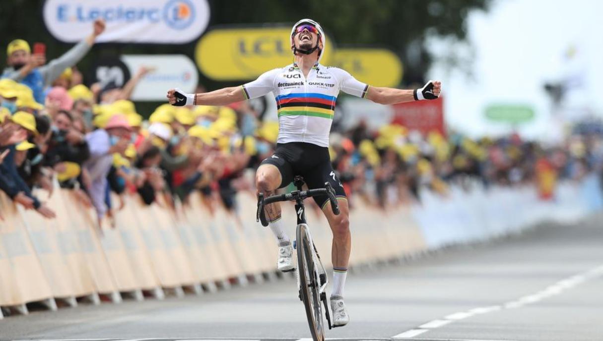 Alaphilippe entra guanyador a la primera del Tour d'aquest dissabte,